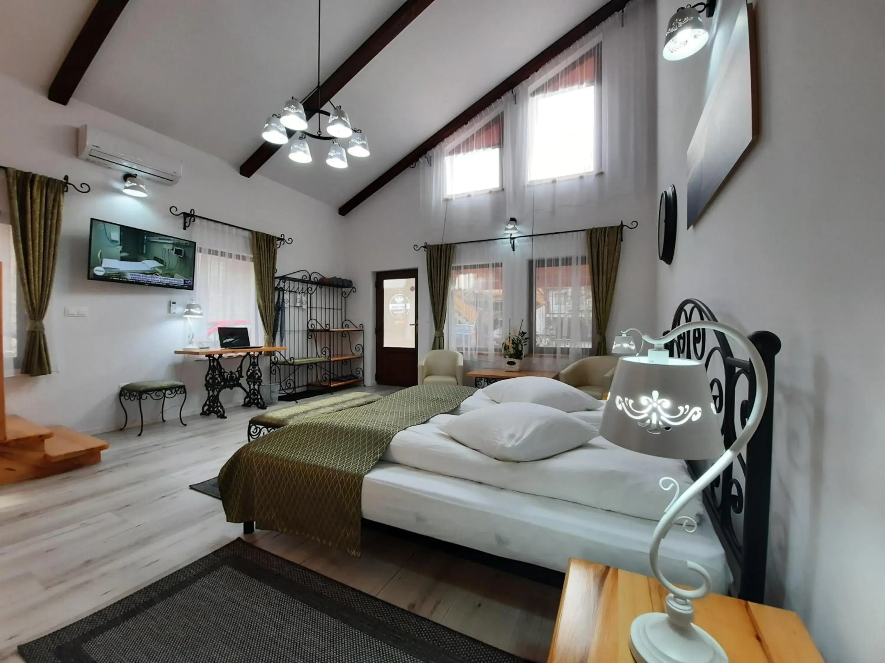 Deluxe King Suite in Korona Panzió Deluxe King Suite in Korona Panzió