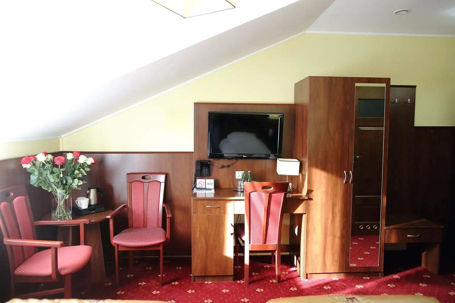 Twin Room with Private Bathroom - single occupancy in Hotel Kalchem