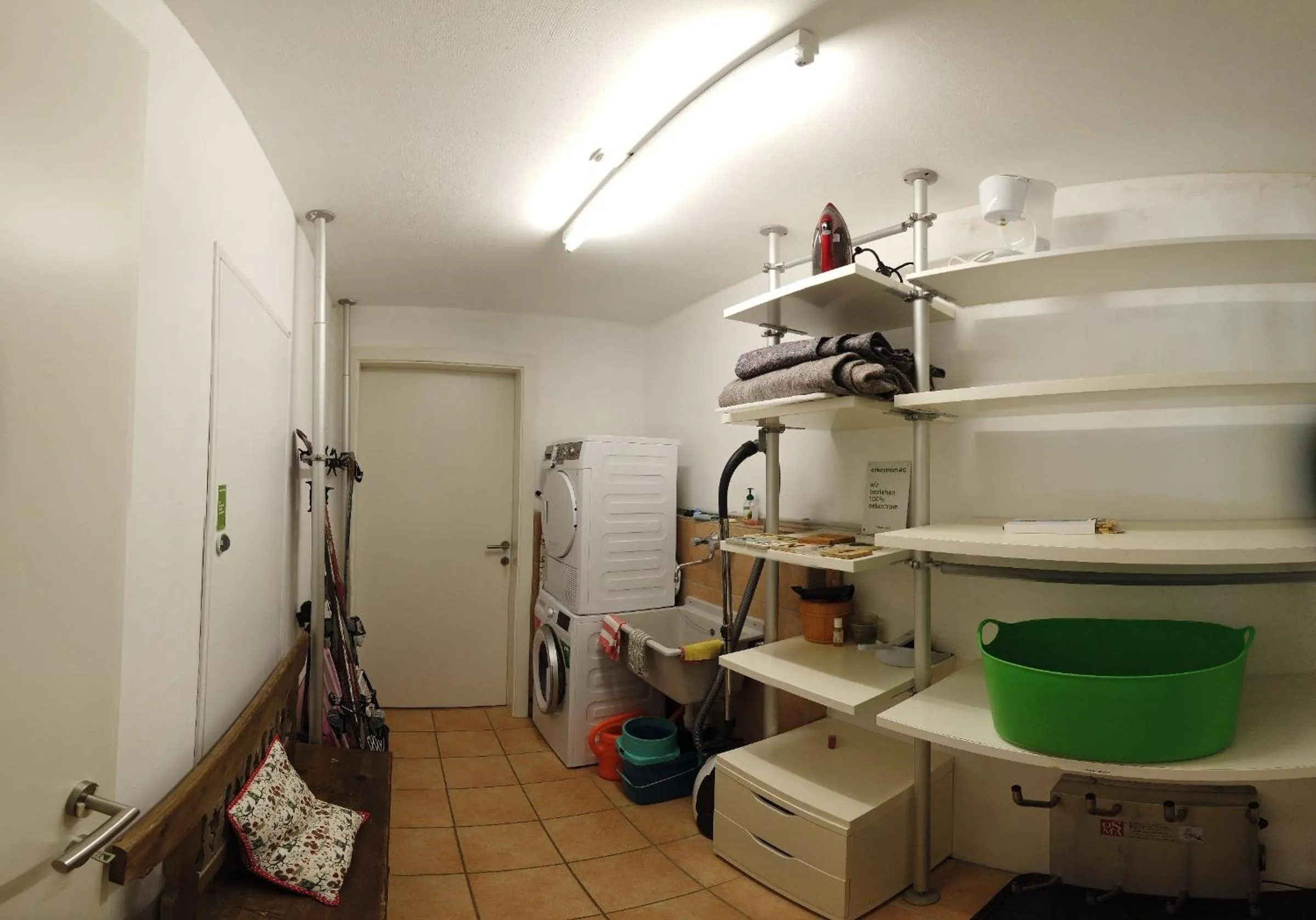 Modernes Chalet mit Terrasse und Parkplatz in den Alpen