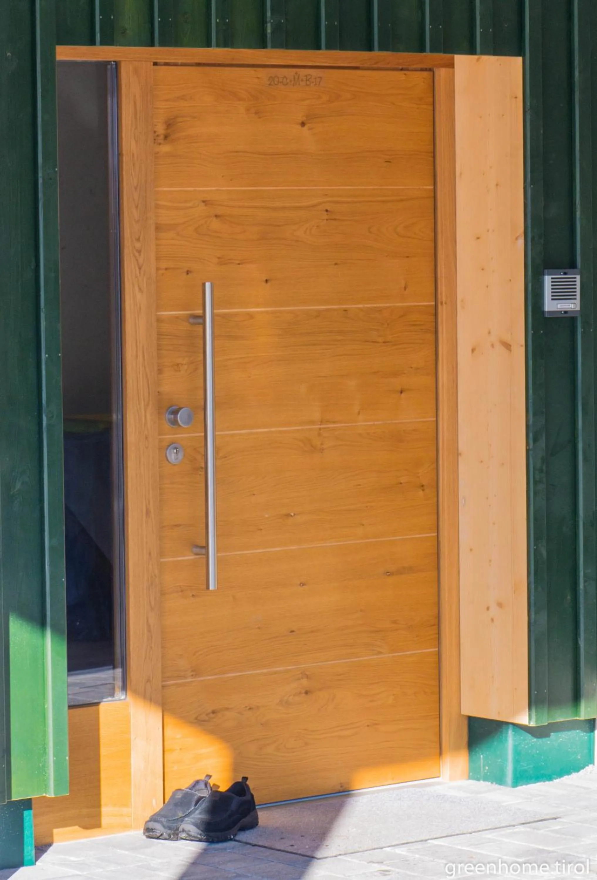 Facade/entrance in Modernes Chalet mit Terrasse und Parkplatz in den Alpen