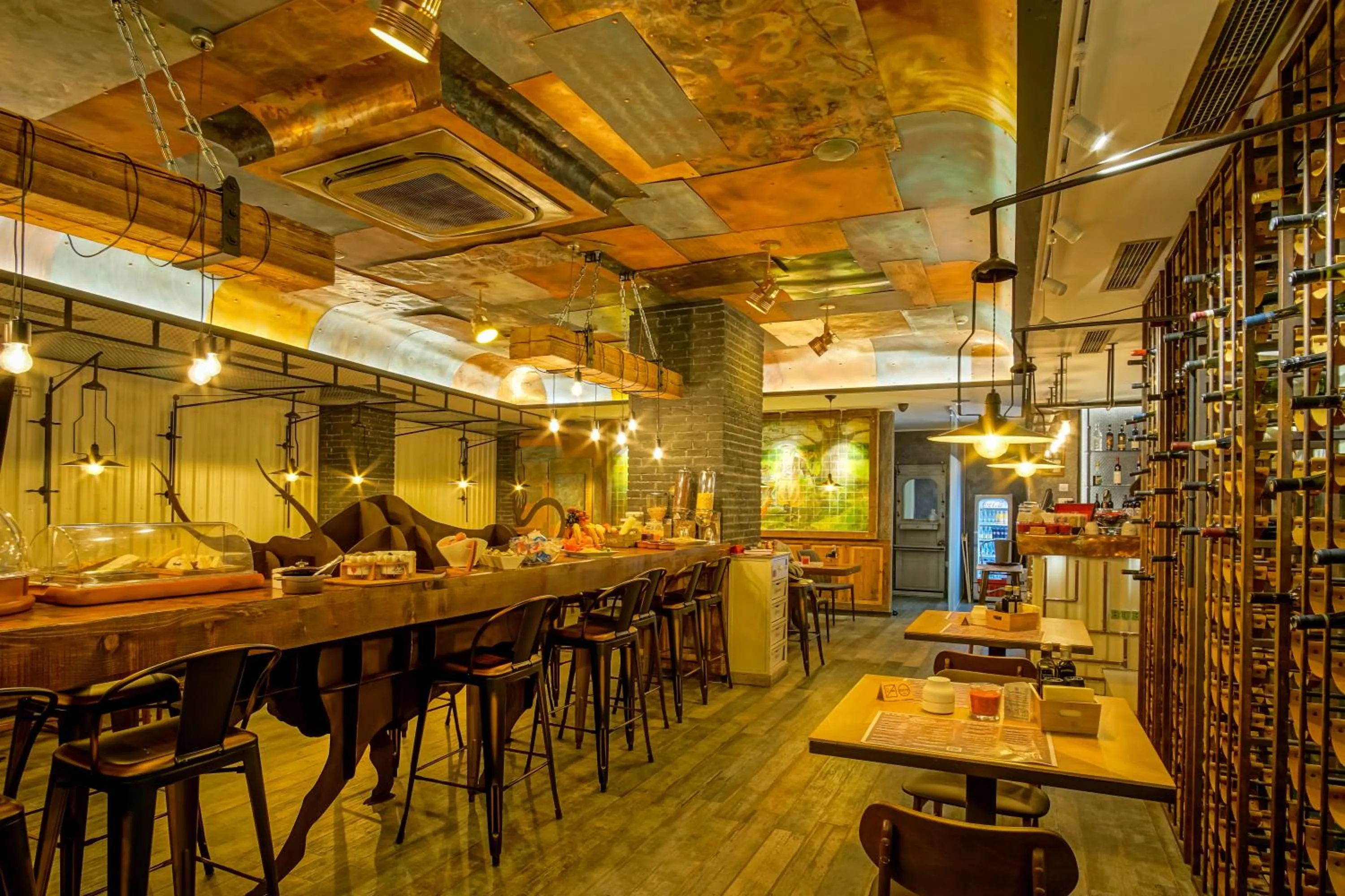 Restaurant/places to eat in Old Town Boutique Hotel