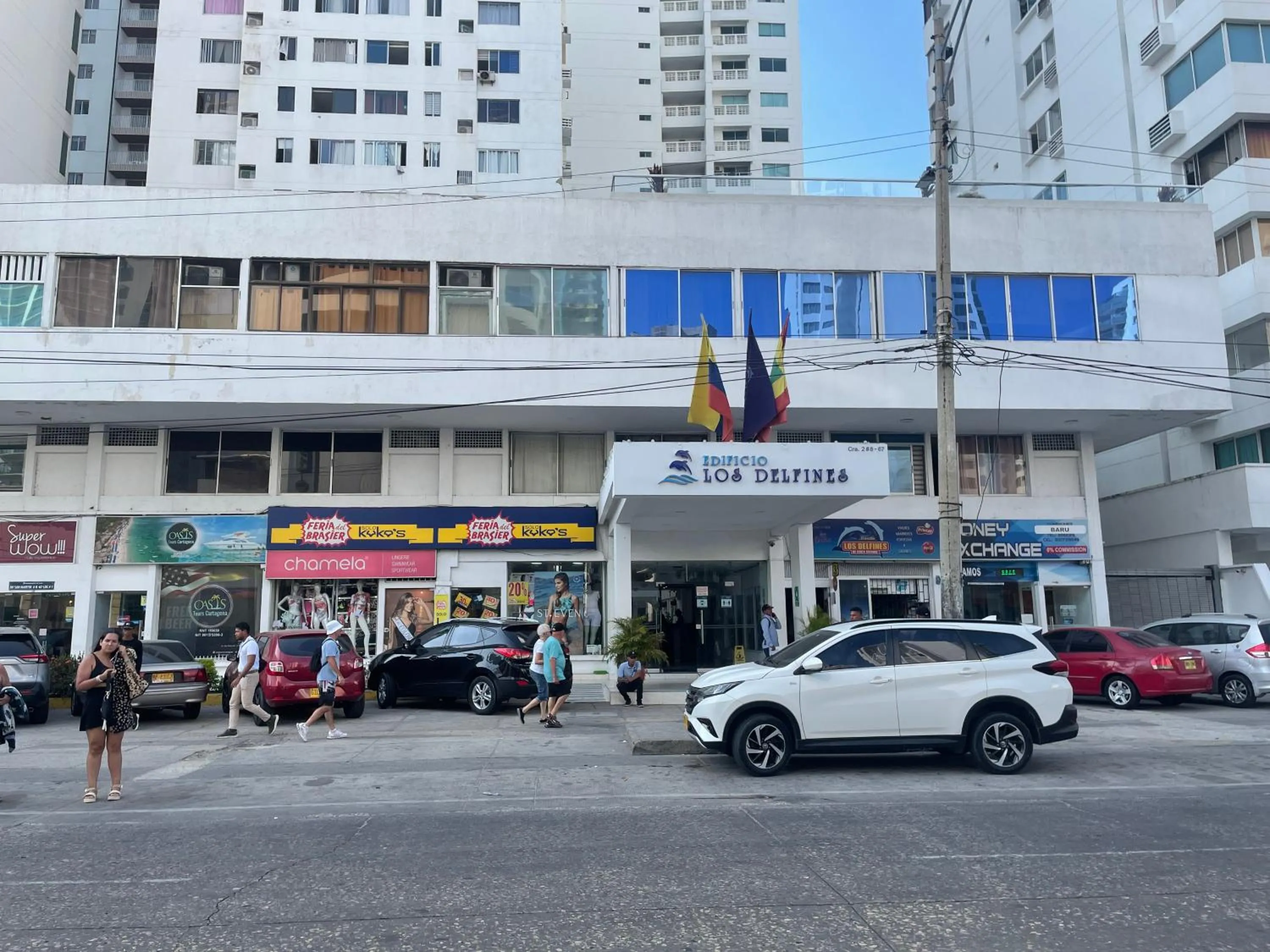 Property building in Apartment Lux Bocagrande