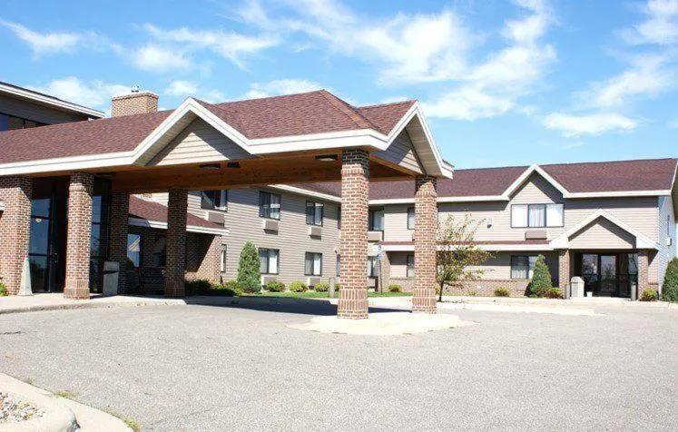 Madelia Hotel & Suites