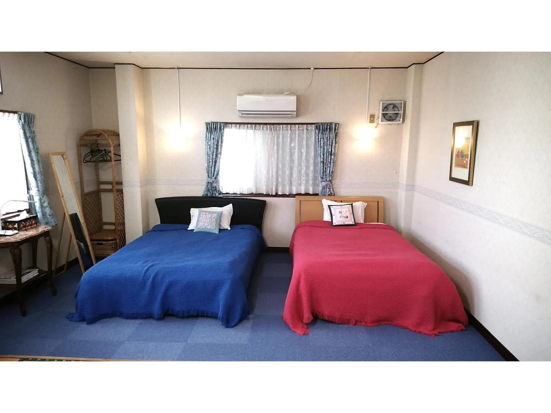 Photo of the whole room, Bed in Hitoyoshi Morinohall Ladies in - Female Only