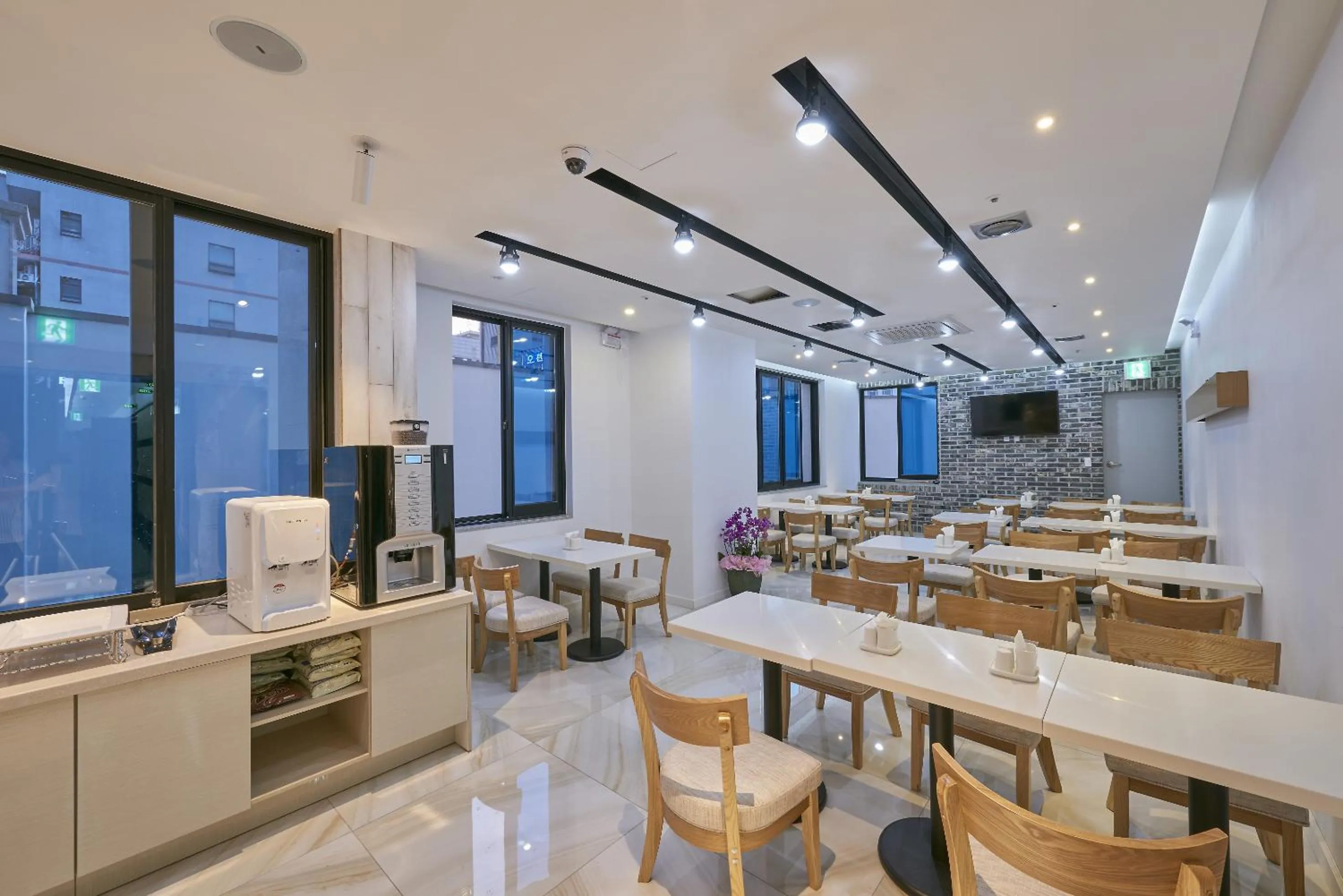 Restaurant/places to eat in Dubai Hotel