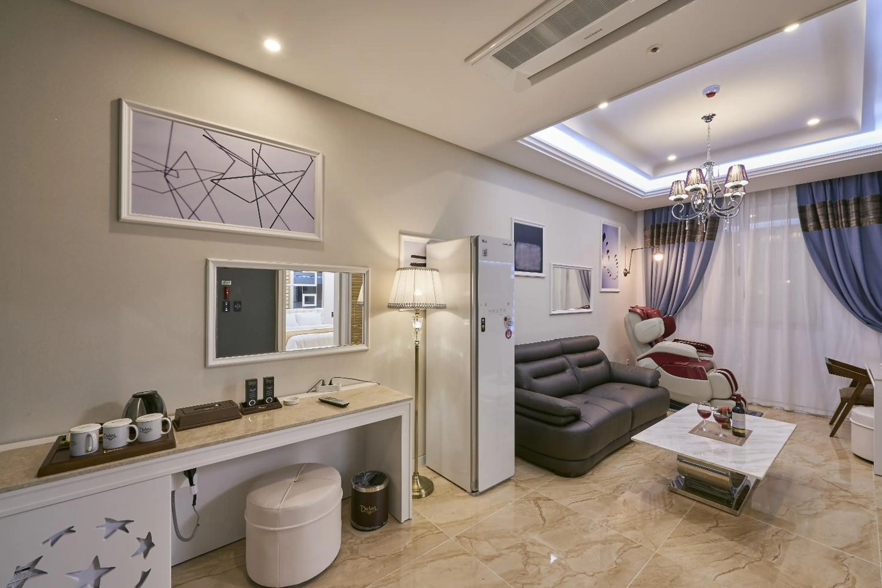 Living room in Dubai Hotel