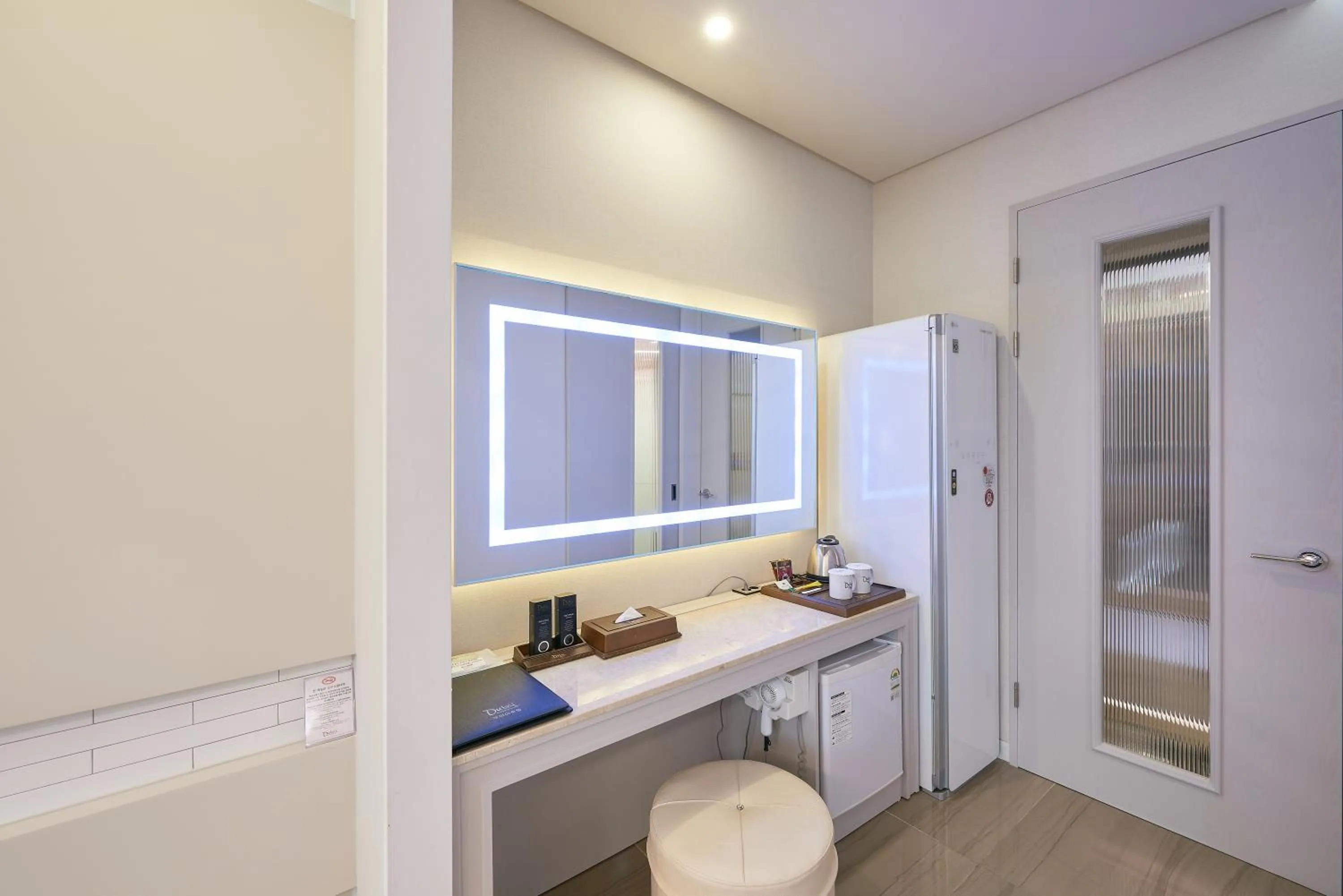 wardrobe in Dubai Hotel