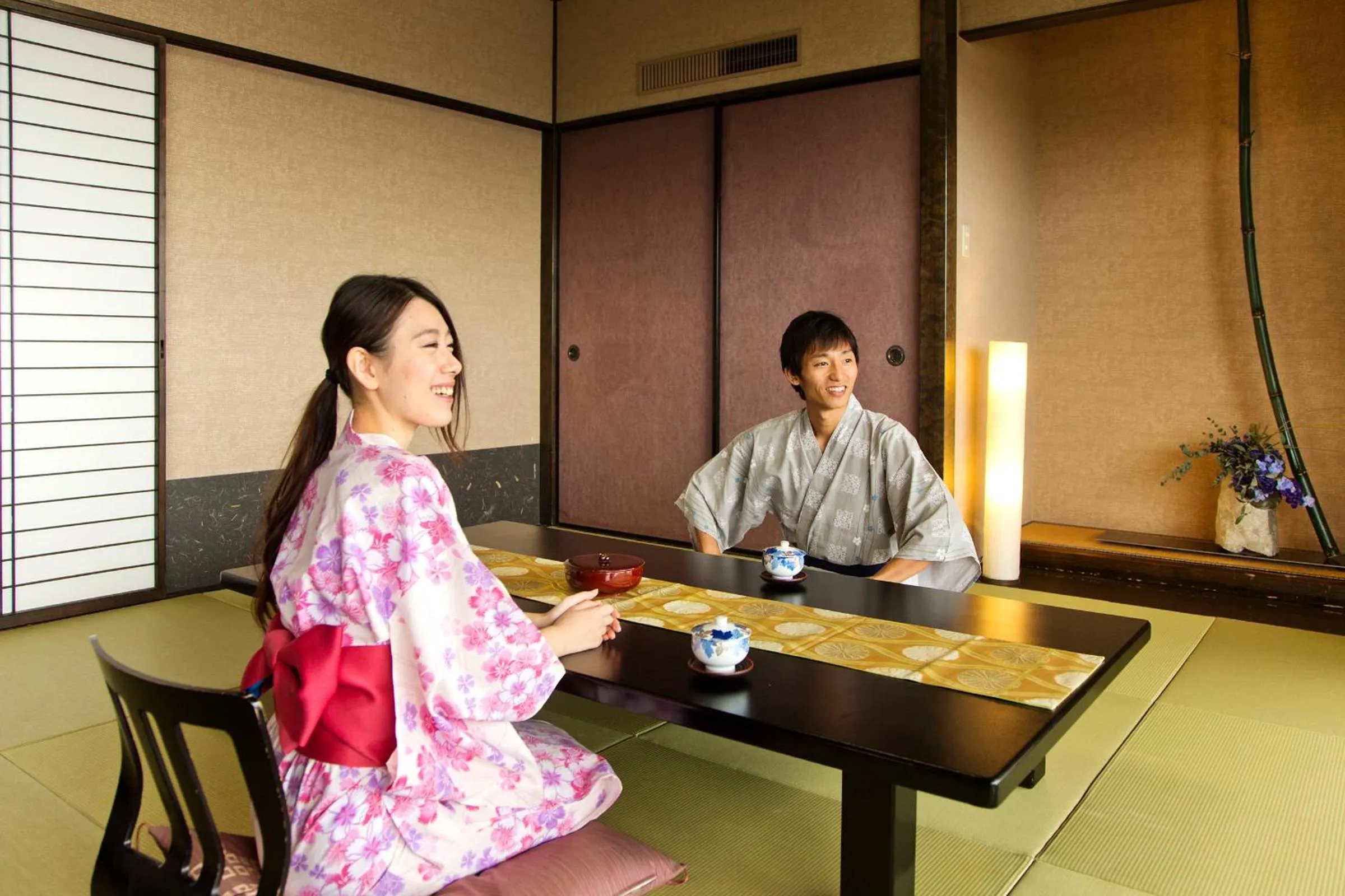 Guests in Yunaginoyu Hotel Hanajyukai