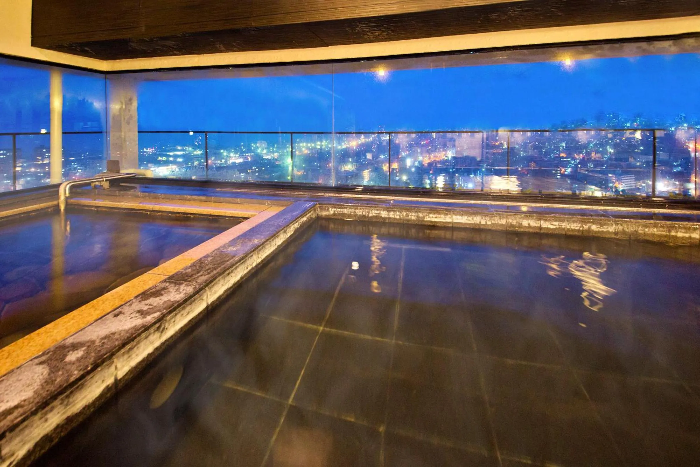 Hot Spring Bath in Yunaginoyu Hotel Hanajyukai