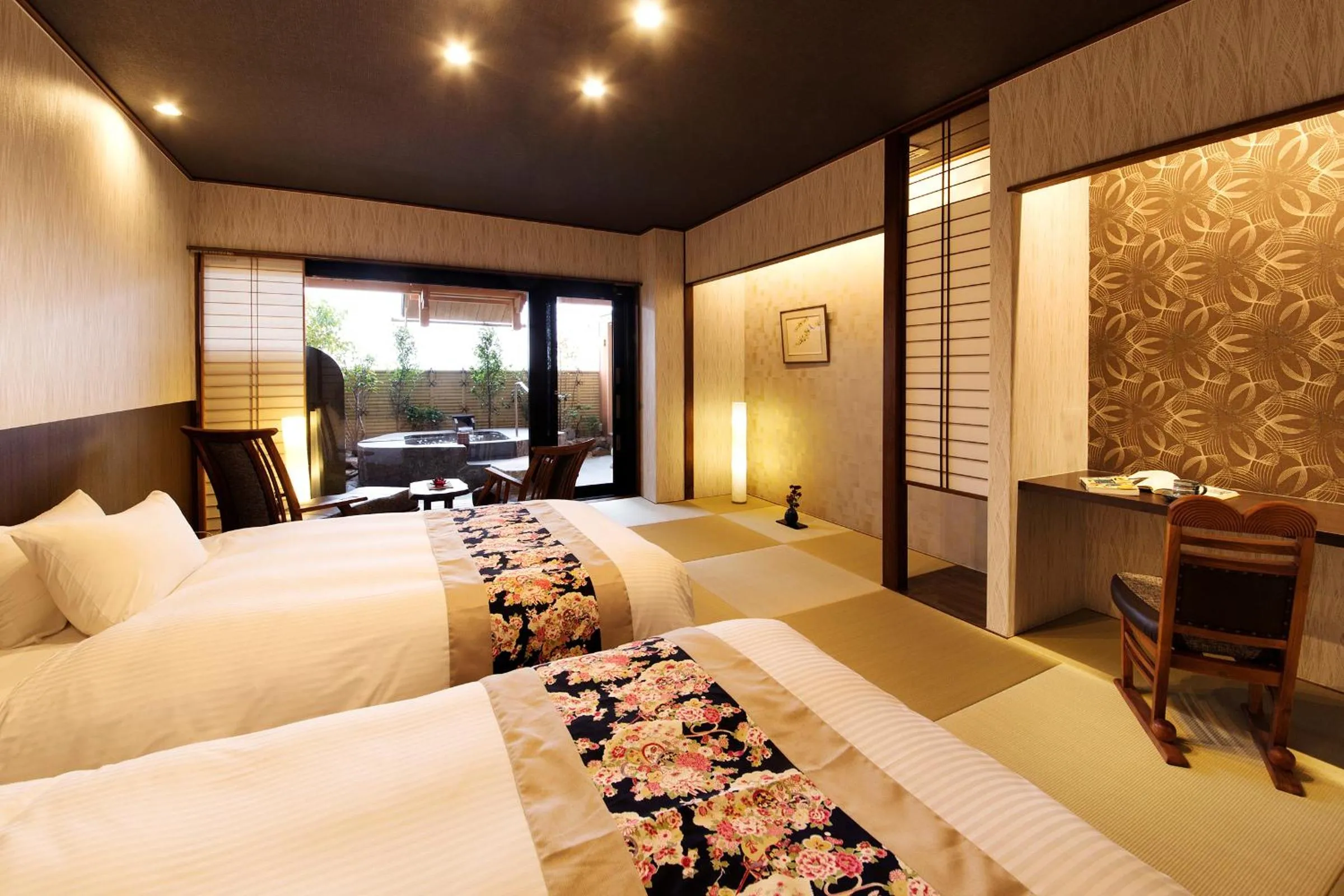 Photo of the whole room, Bed in Yunaginoyu Hotel Hanajyukai