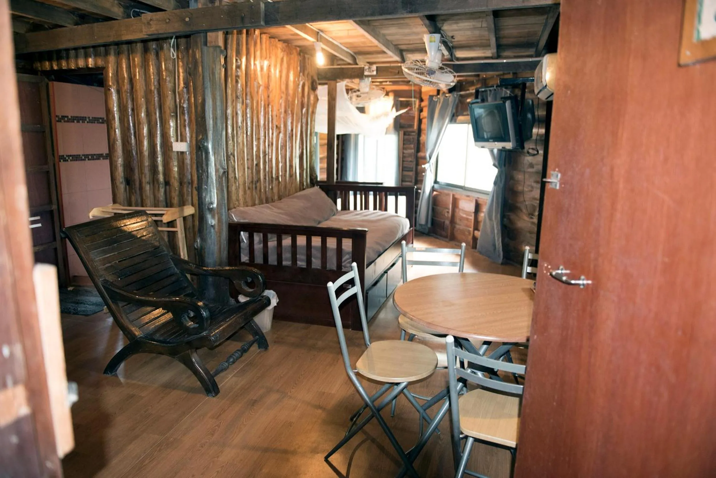 Sunflower Boathouse