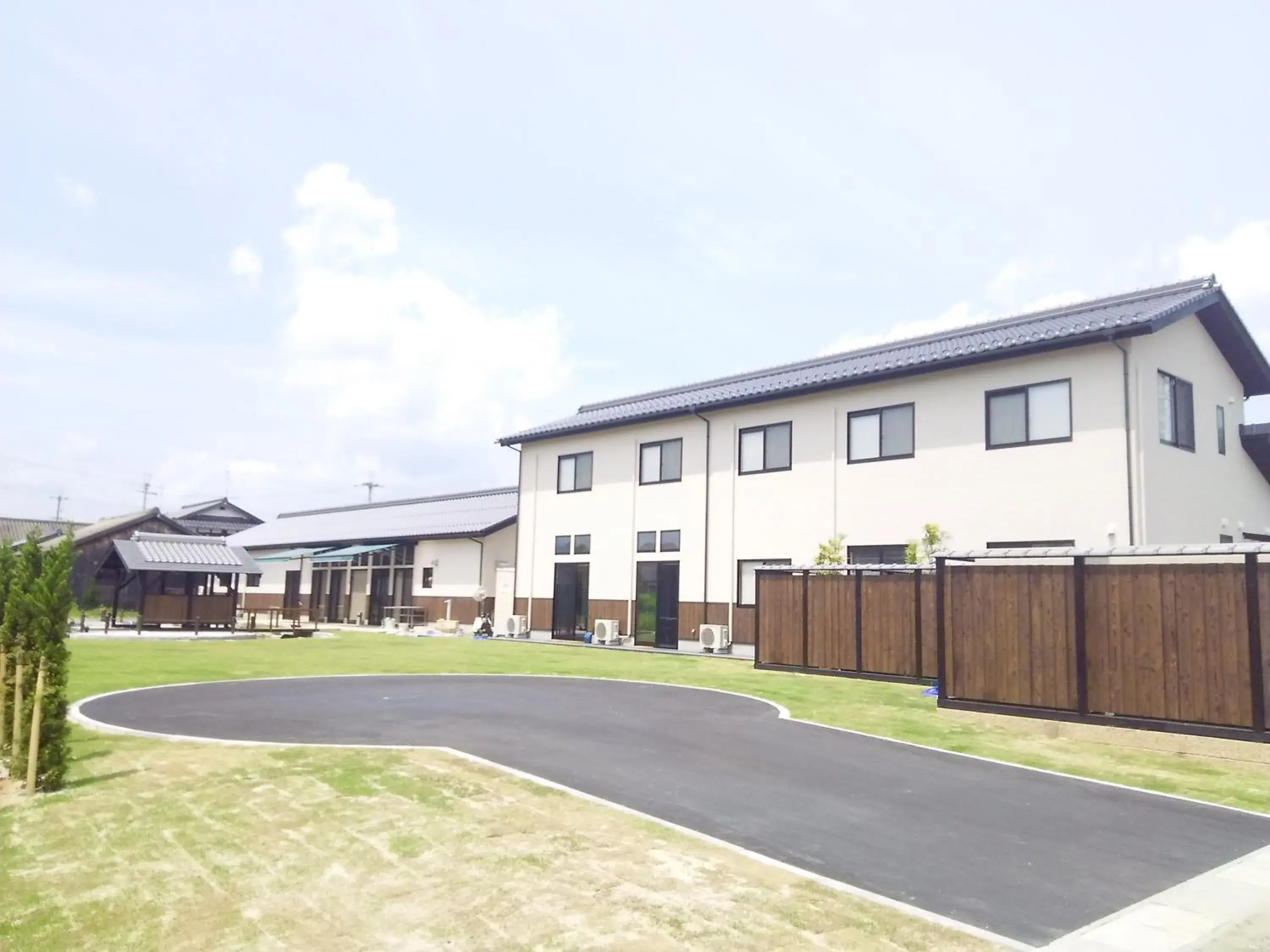 Property building in Racine Home Harie Property building in Racine Home Harie