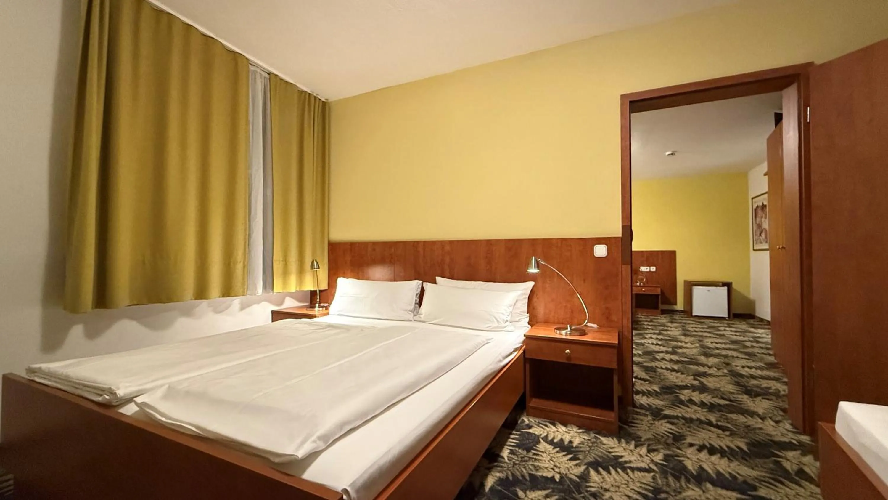 Photo of the whole room, Bed in Hotel Der Tannenbaum