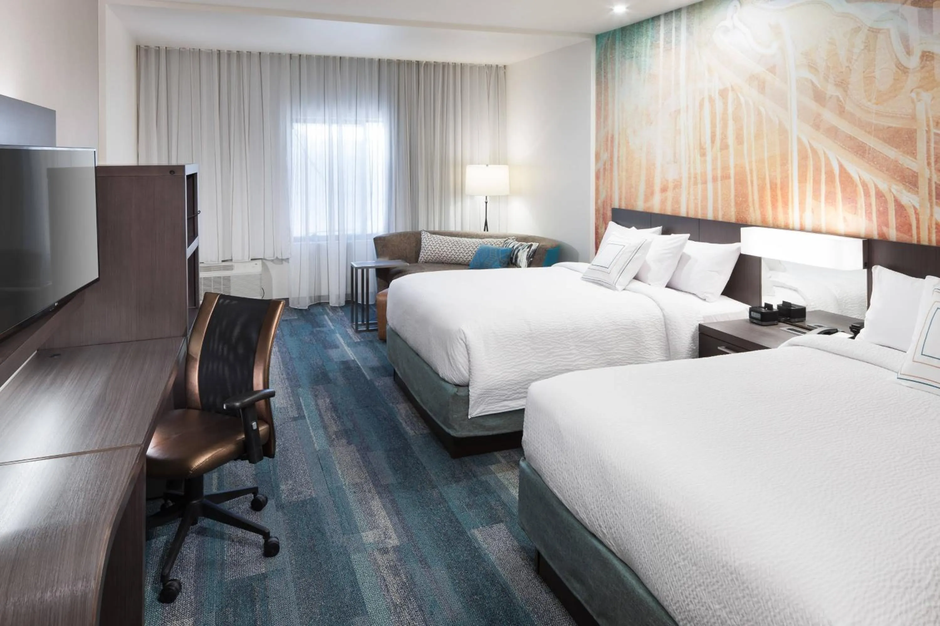 Photo of the whole room, Bed in Courtyard by Marriott Fort Worth Historic Stockyards