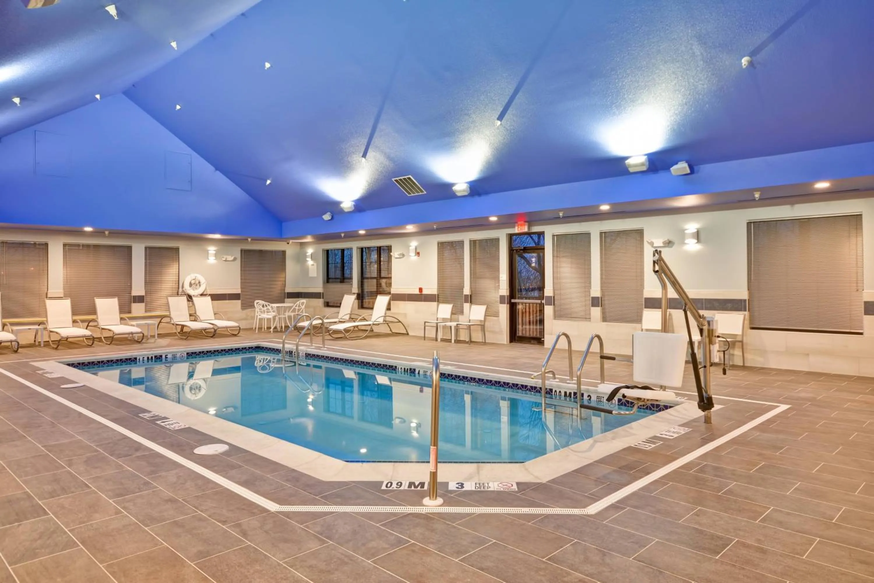 Swimming pool in TownePlace Suites by Marriott Dover Rockaway
