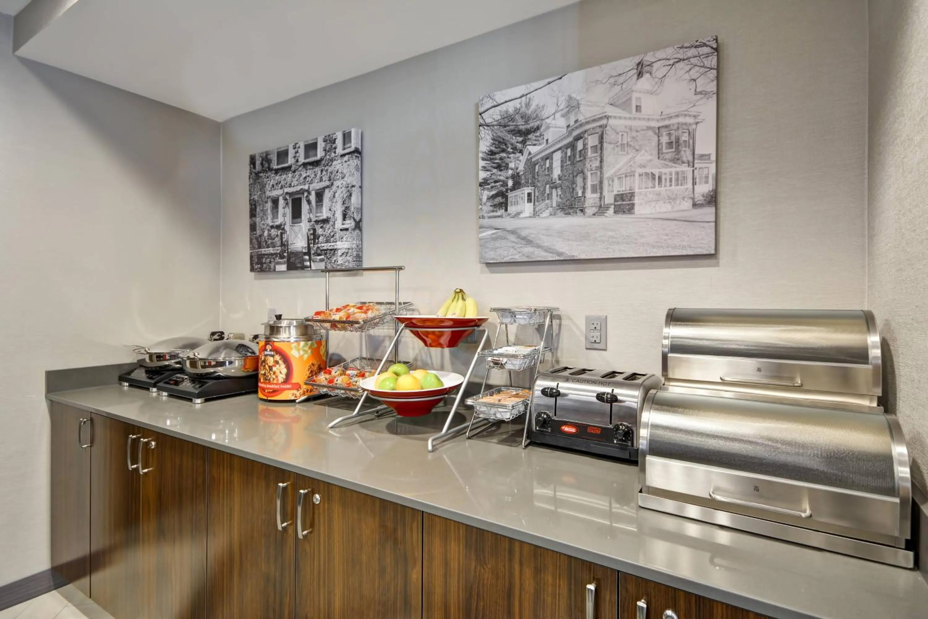 Breakfast in TownePlace Suites by Marriott Dover Rockaway