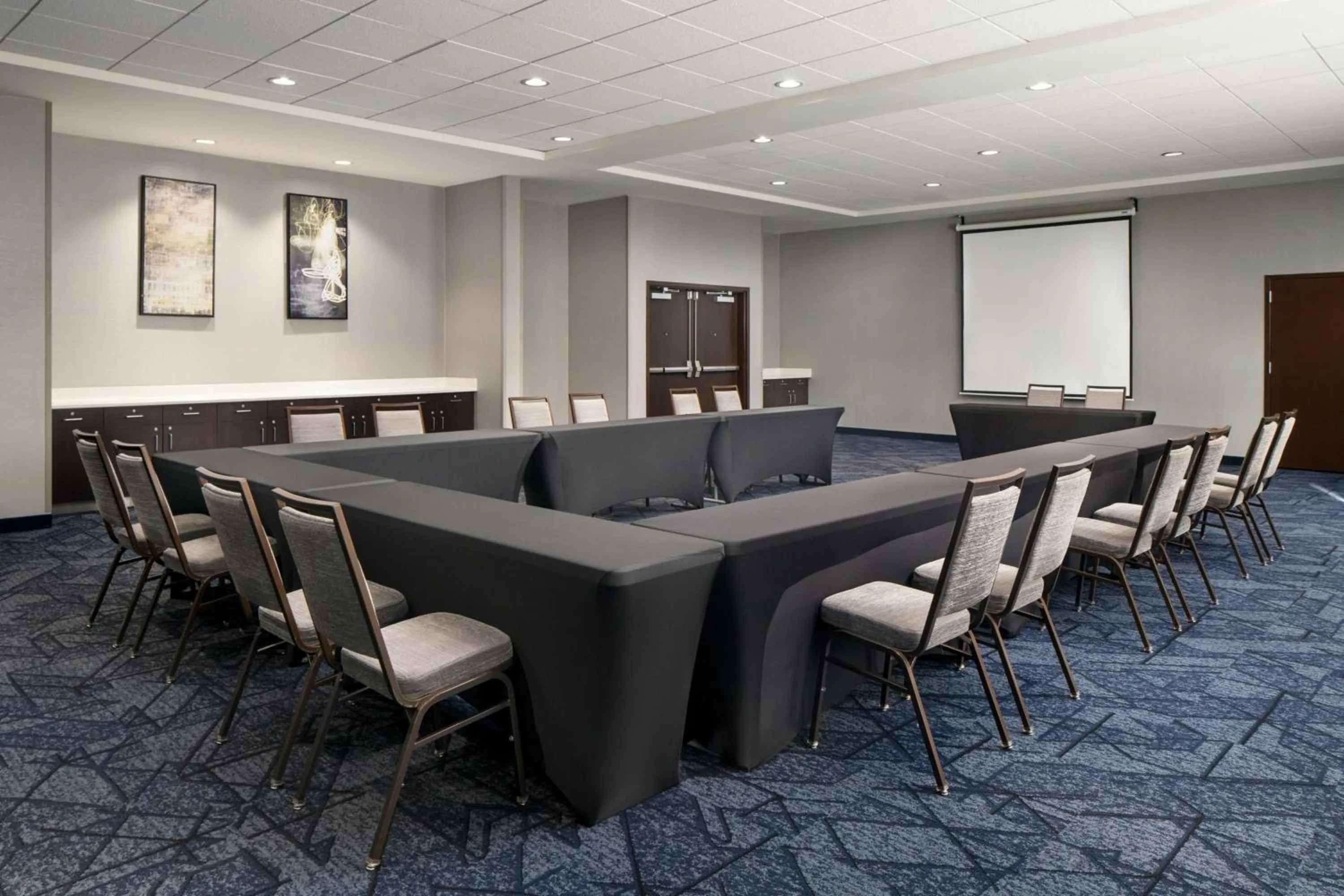 Meeting/conference room in Courtyard by Marriott Fayetteville Fort Liberty - Spring Lake