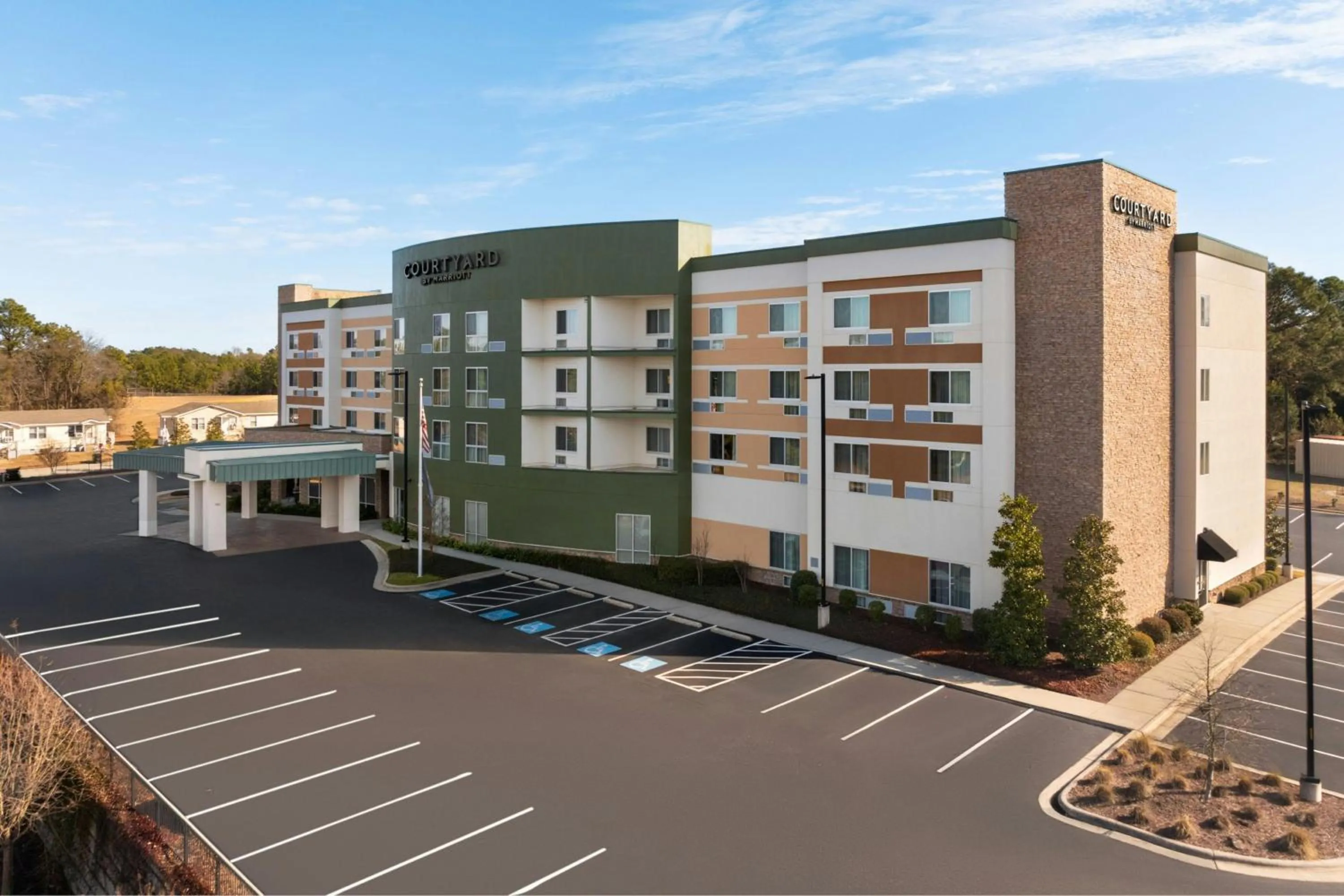 Property building in Courtyard by Marriott Fayetteville Fort Liberty - Spring Lake