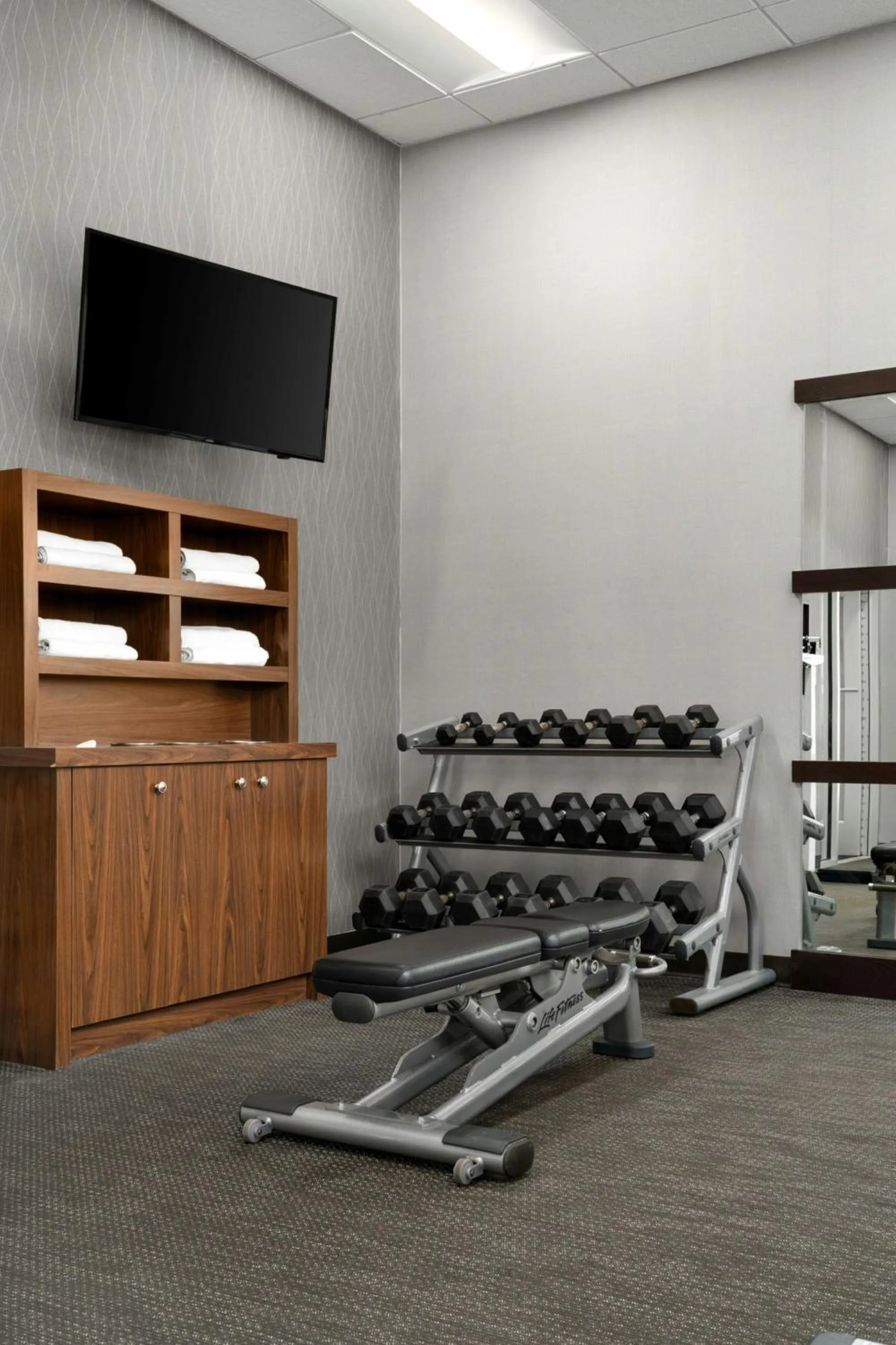 Fitness centre/facilities in Courtyard by Marriott Fayetteville Fort Liberty - Spring Lake