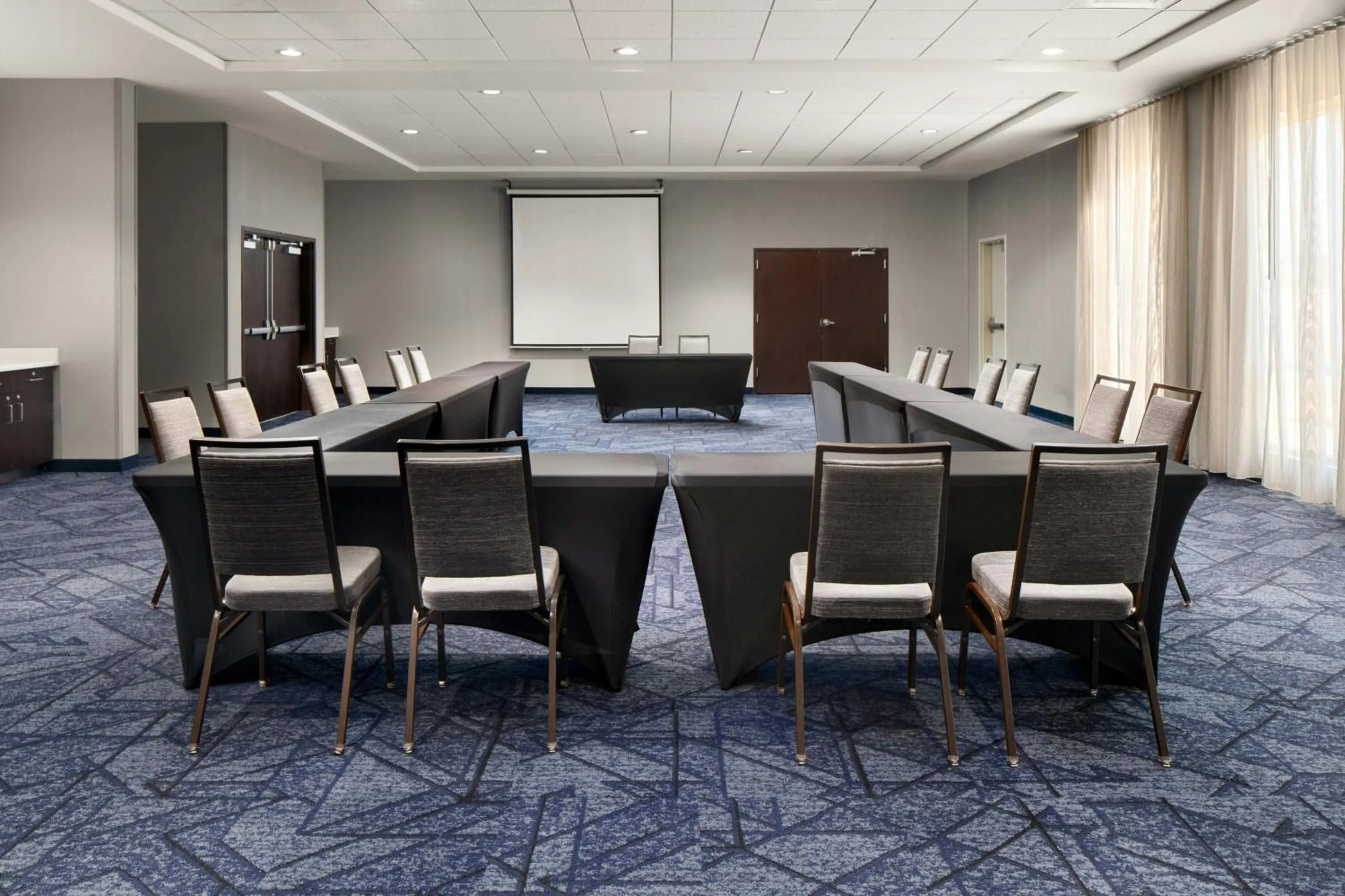 Meeting/conference room in Courtyard by Marriott Fayetteville Fort Liberty - Spring Lake