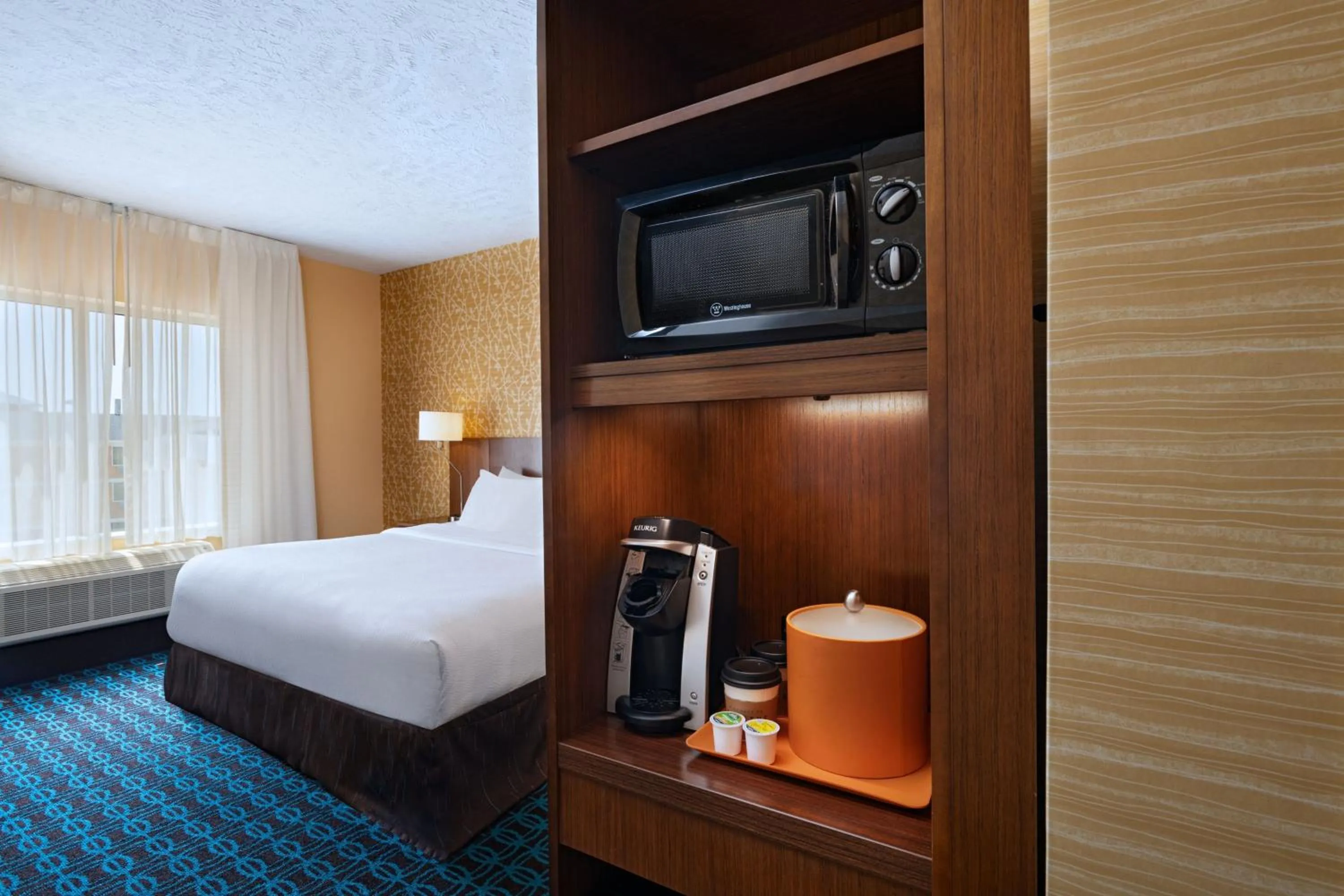 Photo of the whole room, Bed in Fairfield Inn & Suites by Marriott Lincoln Airport