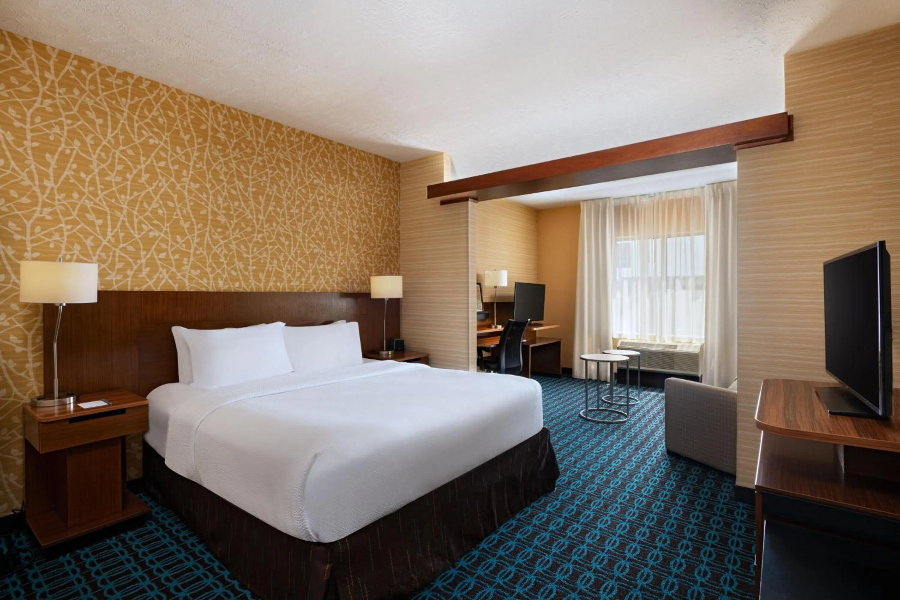 Photo of the whole room, Bed in Fairfield Inn & Suites by Marriott Lincoln Airport