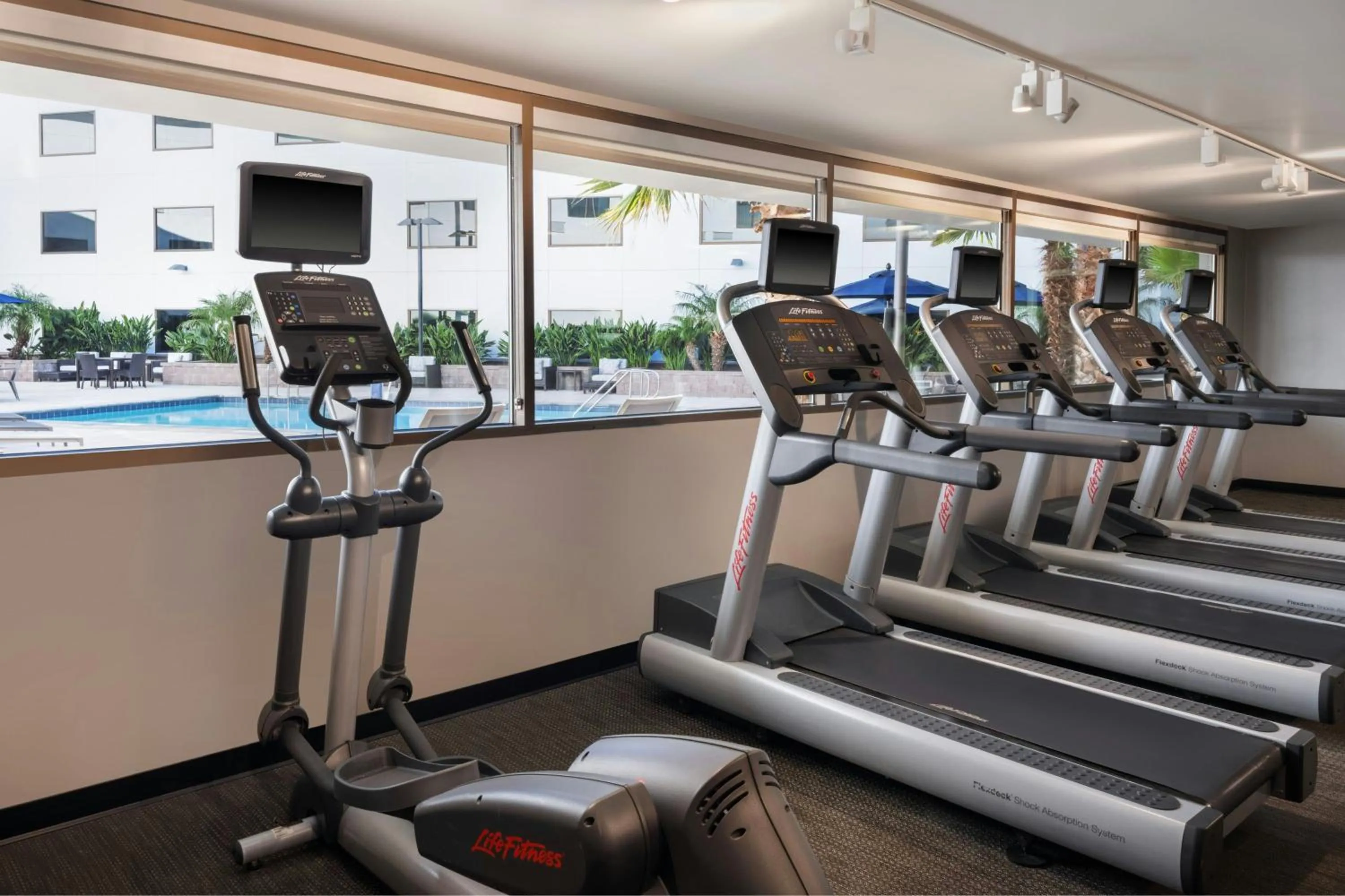 Fitness centre/facilities in Courtyard by Marriott Redwood City