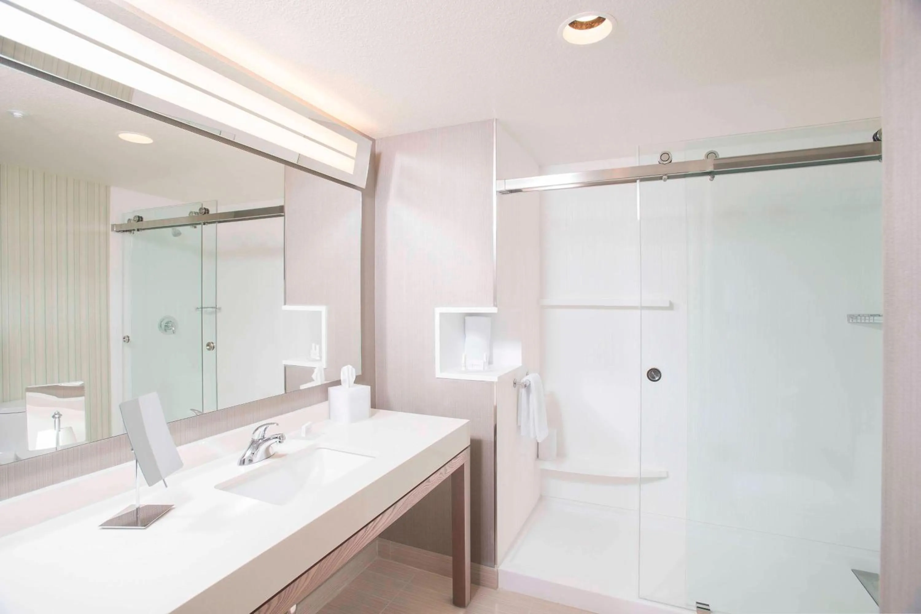 One-Bedroom Executive King Suite with Sofa Bed in Courtyard by Marriott Redwood City