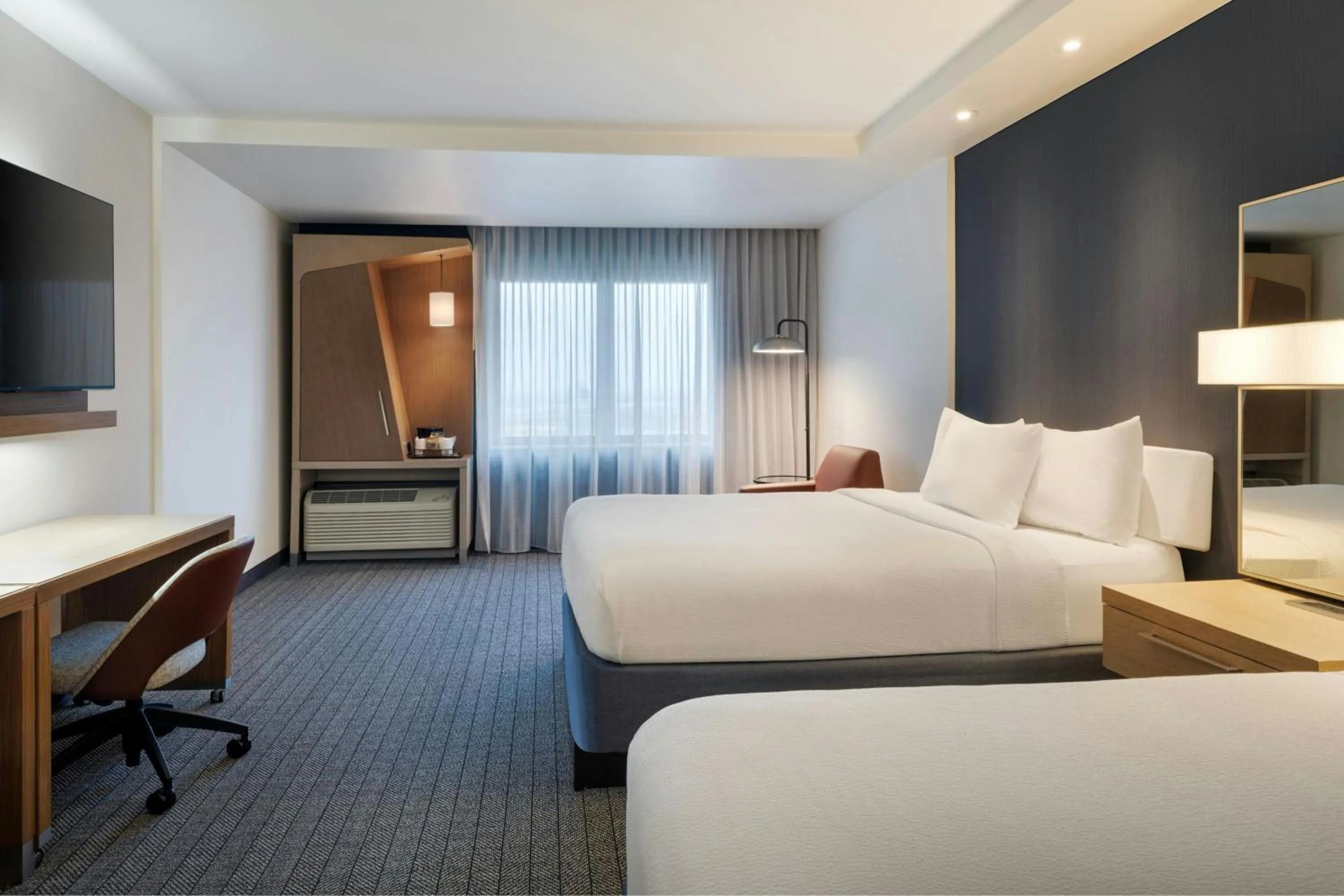 Photo of the whole room, Bed in Courtyard by Marriott Redwood City