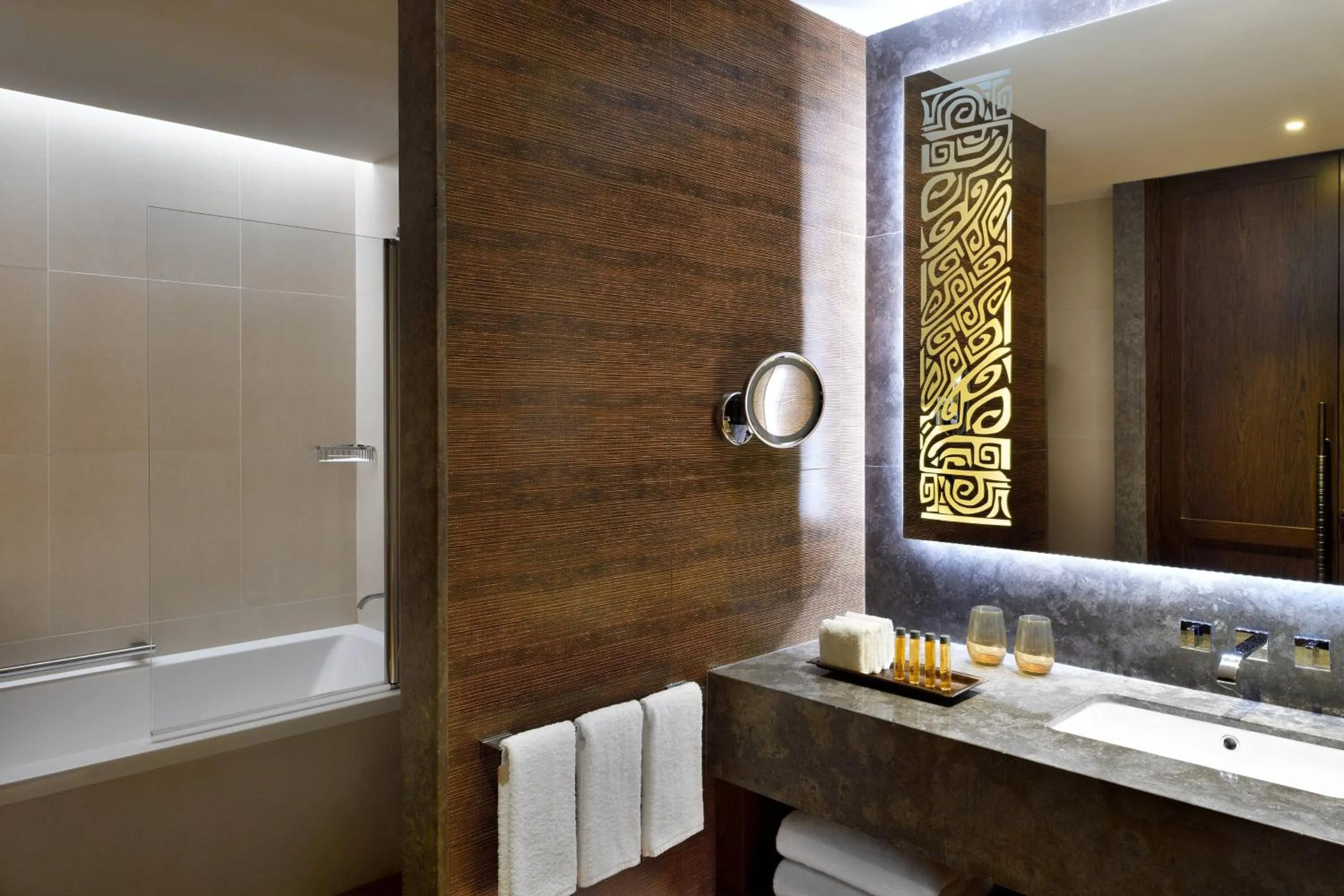 Bathroom in Lapita, Dubai Parks and Resorts, Autograph Collection