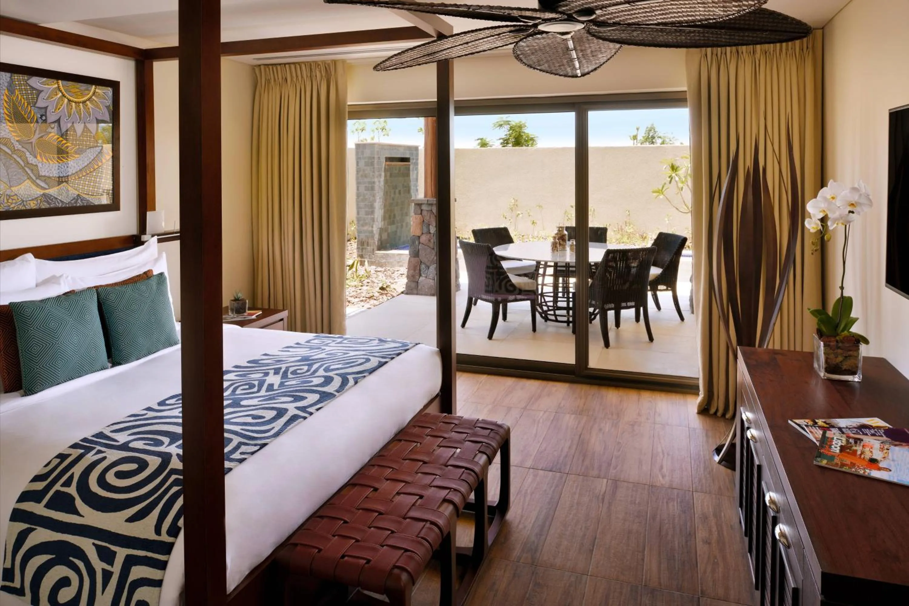 Bedroom, Bed in Lapita, Dubai Parks and Resorts, Autograph Collection