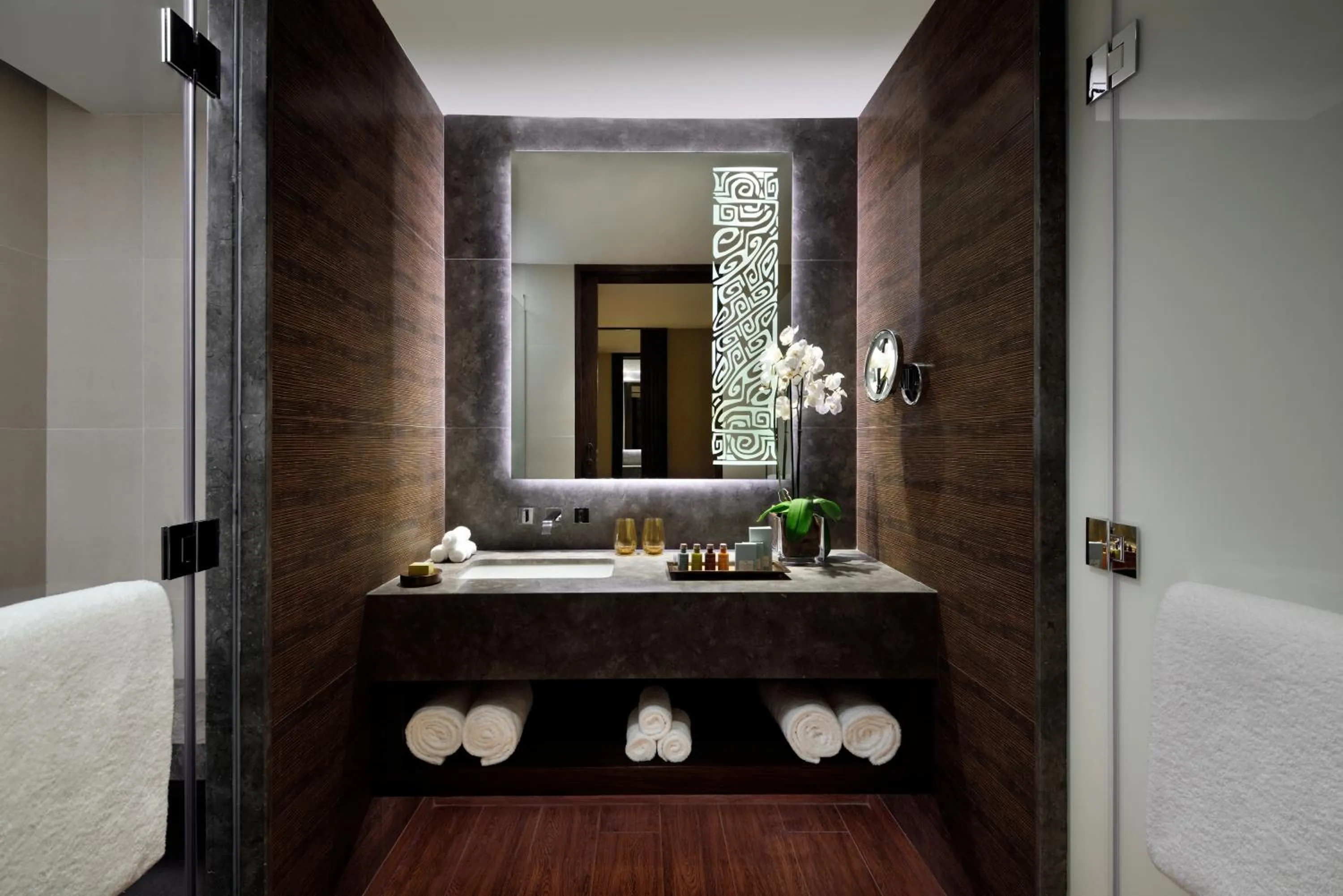 Bathroom in Lapita, Dubai Parks and Resorts, Autograph Collection
