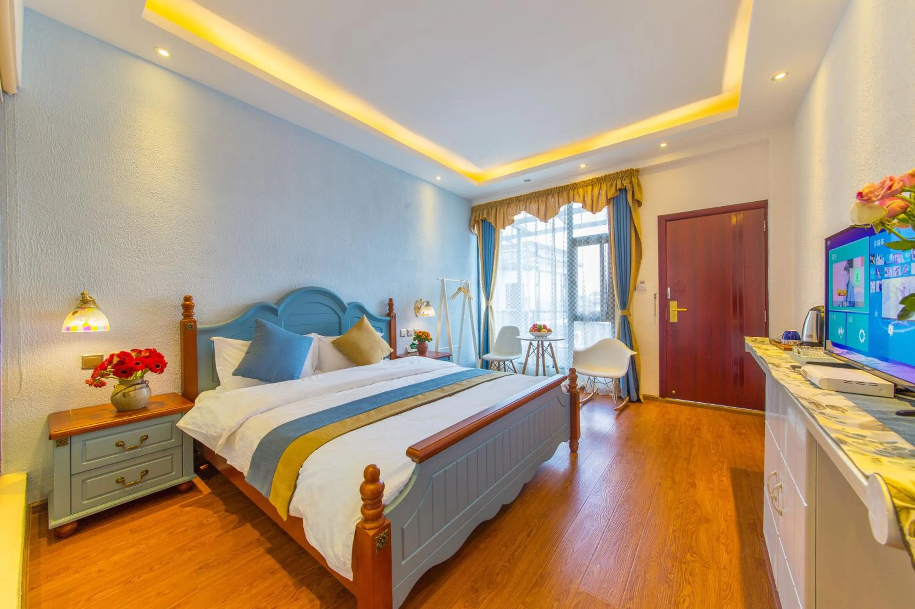 Photo of the whole room, Bed in M Y J Boutique Inn 梦圆居