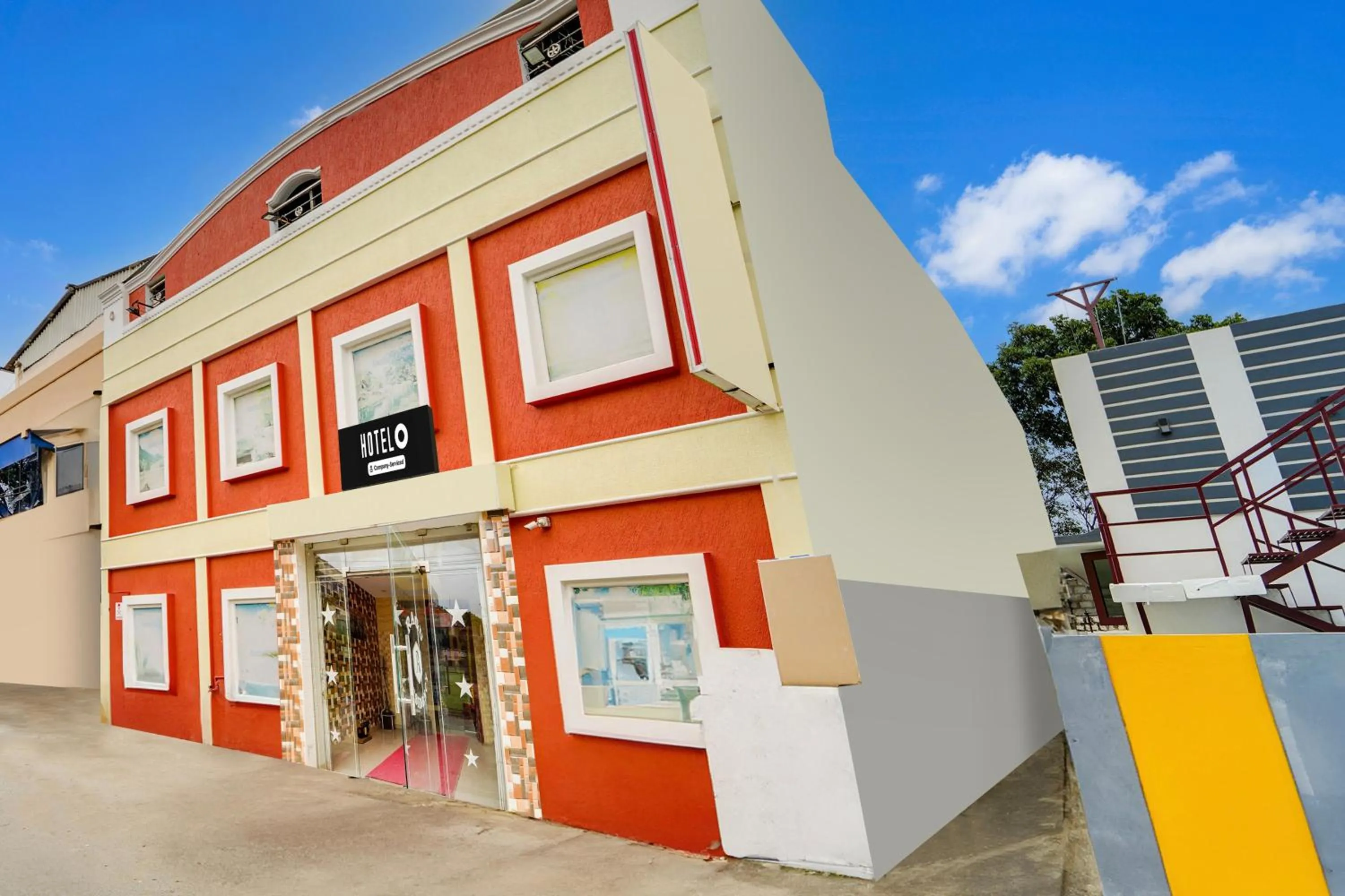 Facade/entrance in FabExpress Ragu Residency