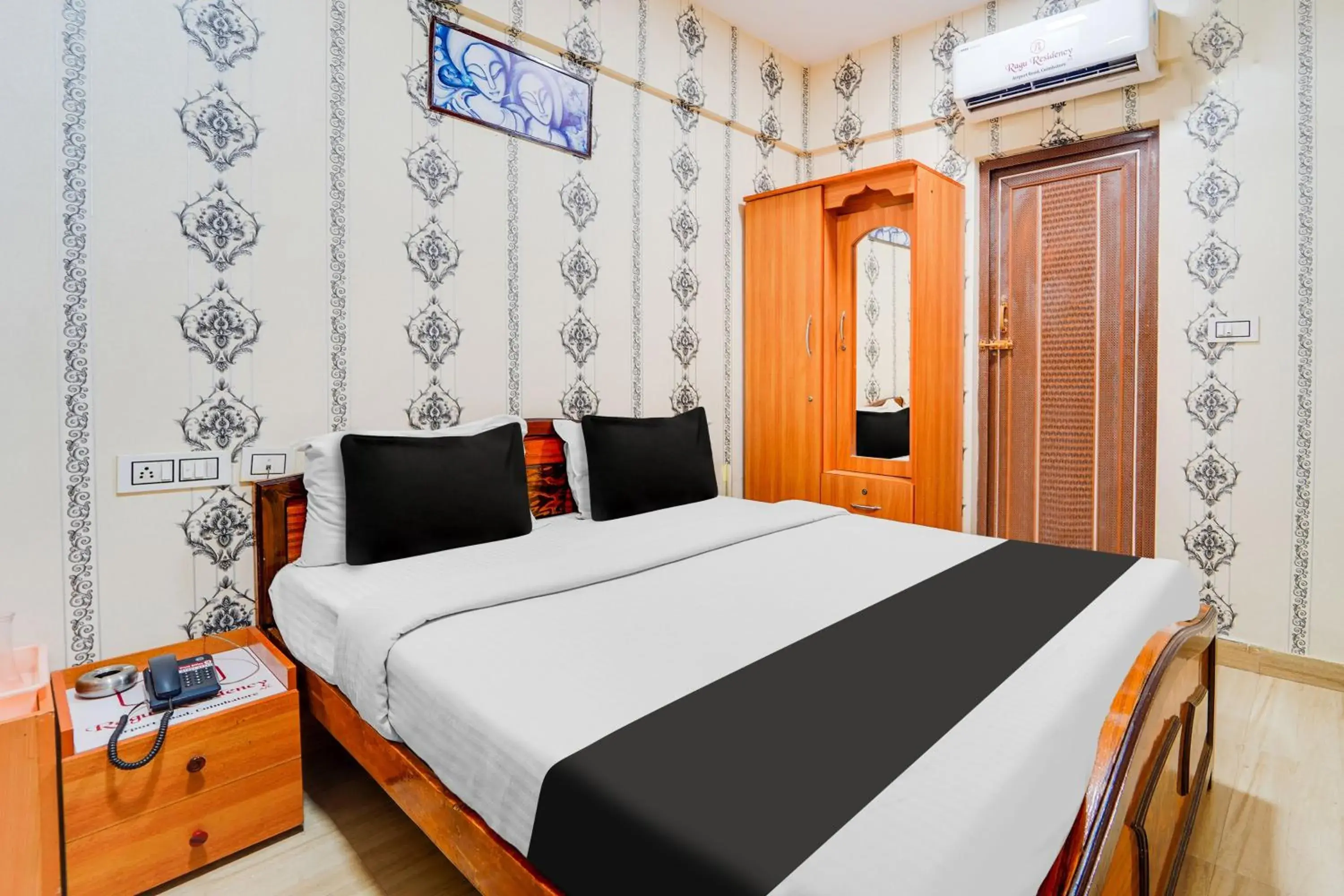 Standard Double Room - single occupancy in FabExpress Ragu Residency Standard Double Room - single occupancy in FabExpress Ragu Residency