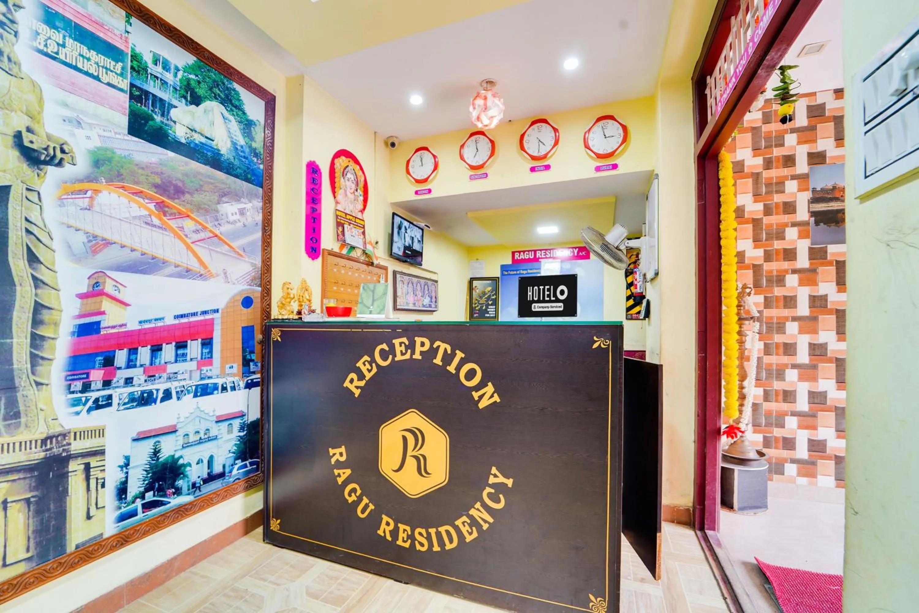 Lobby or reception in FabExpress Ragu Residency