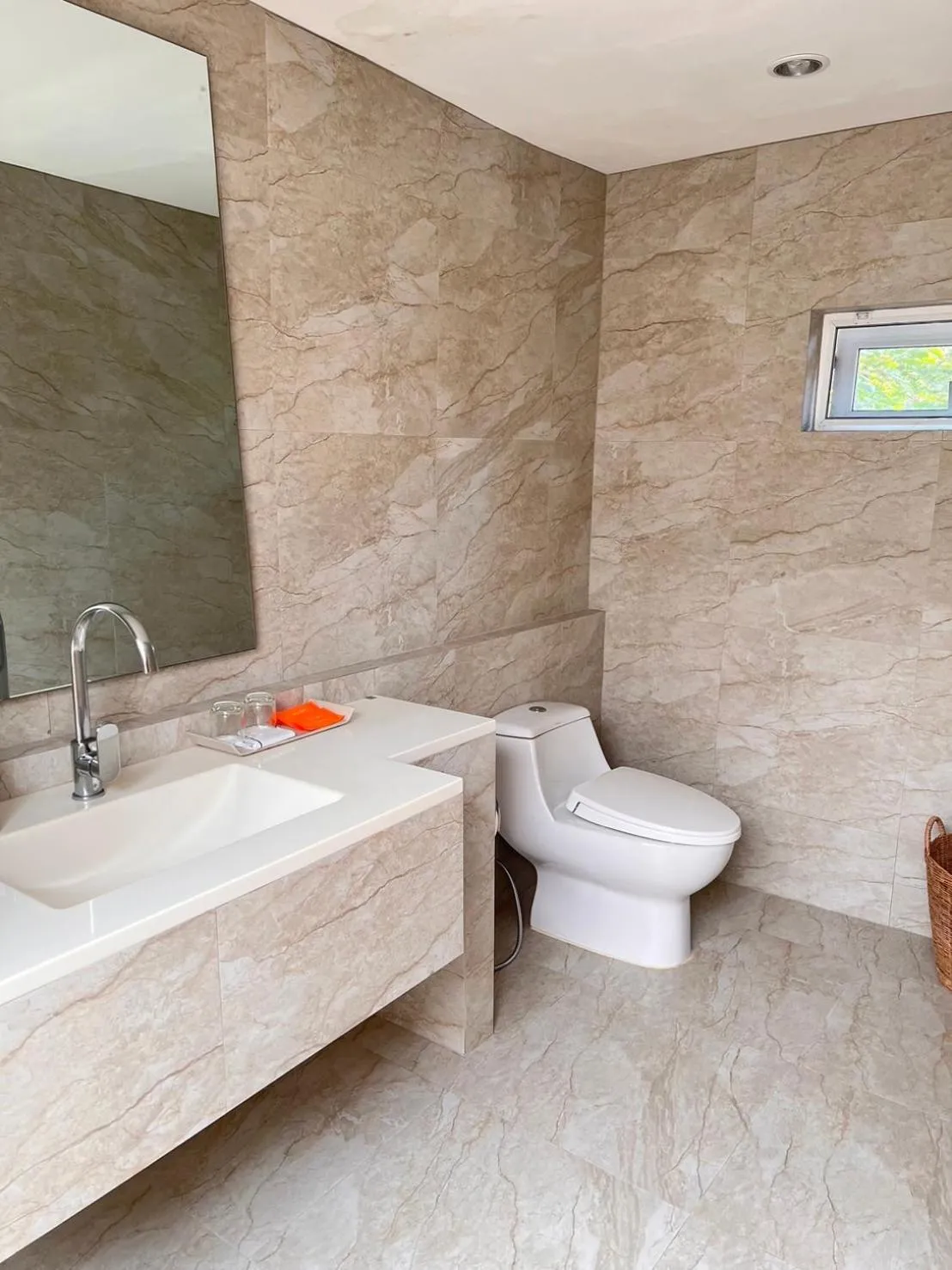 Toilet in Koh Kood Paradise Beach