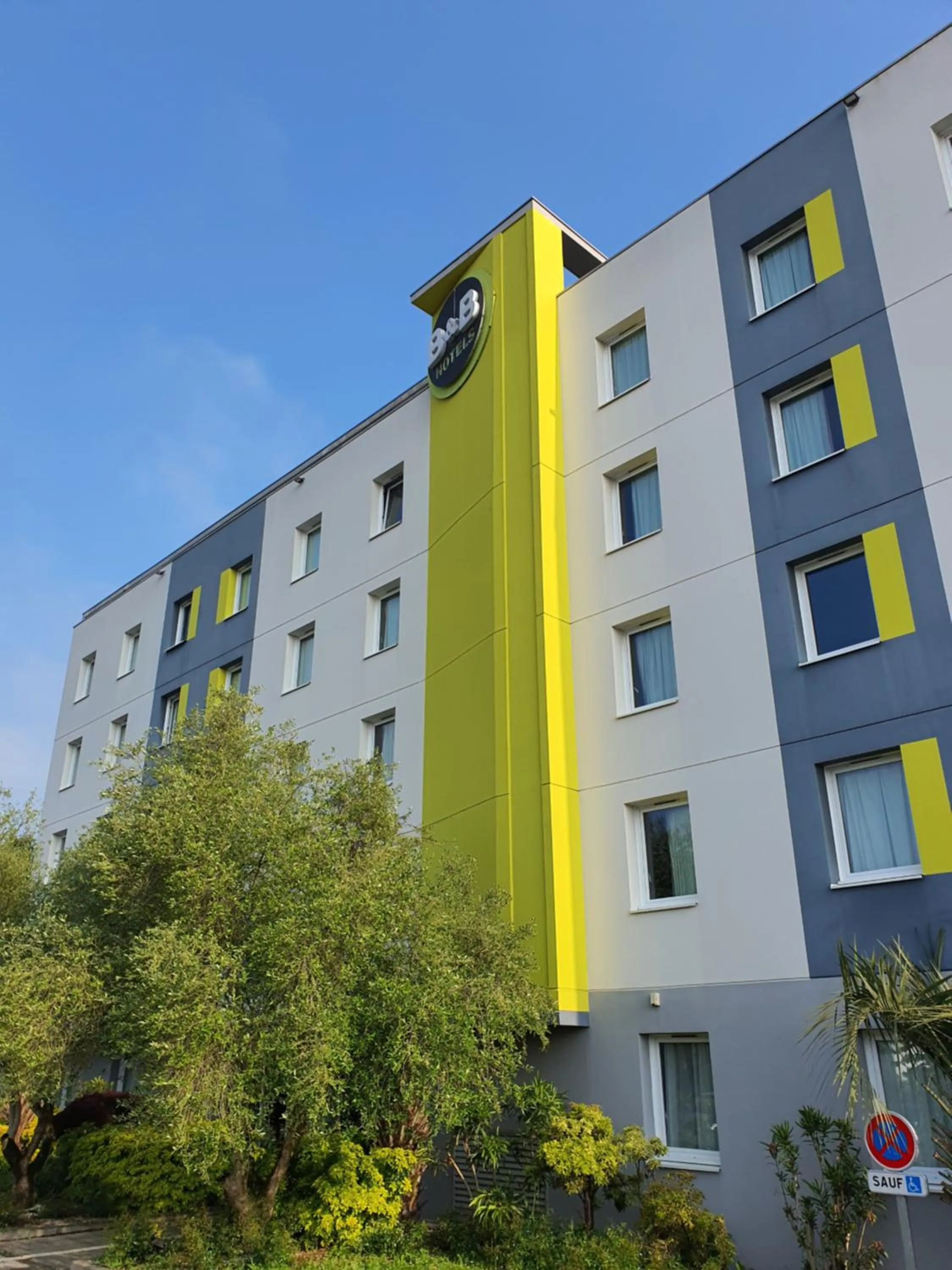 Property building in B&B HOTEL Rennes Ouest Villejean