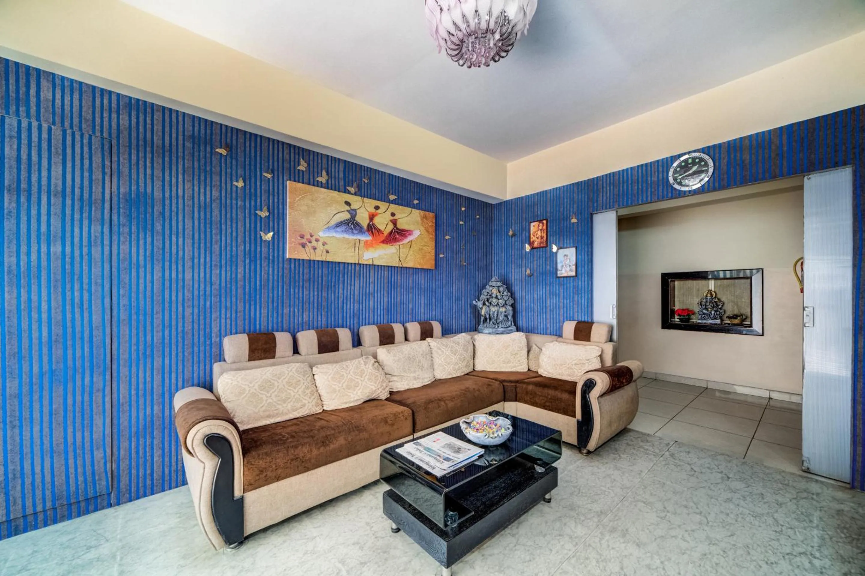 Living room in Hotel O The Royal Nest Near Shilparamam