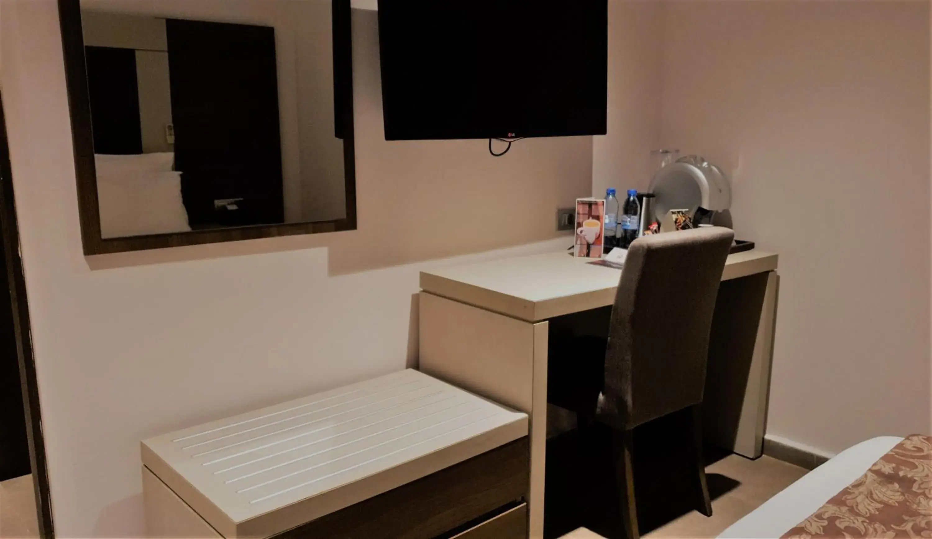 Superior King Room in Grand Hotel Central Conakry Superior King Room in Grand Hotel Central Conakry