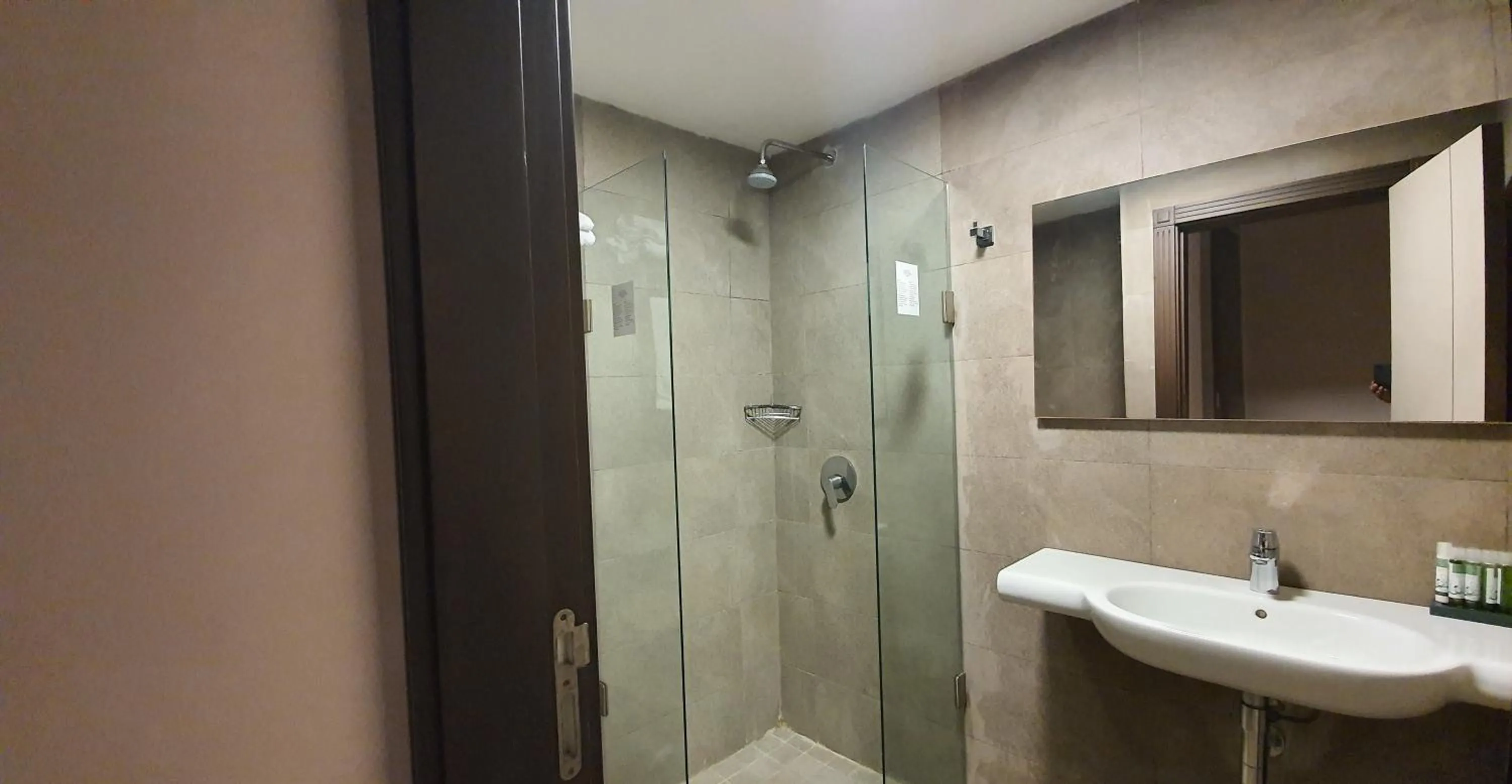 Bathroom in Grand Hotel Central Conakry