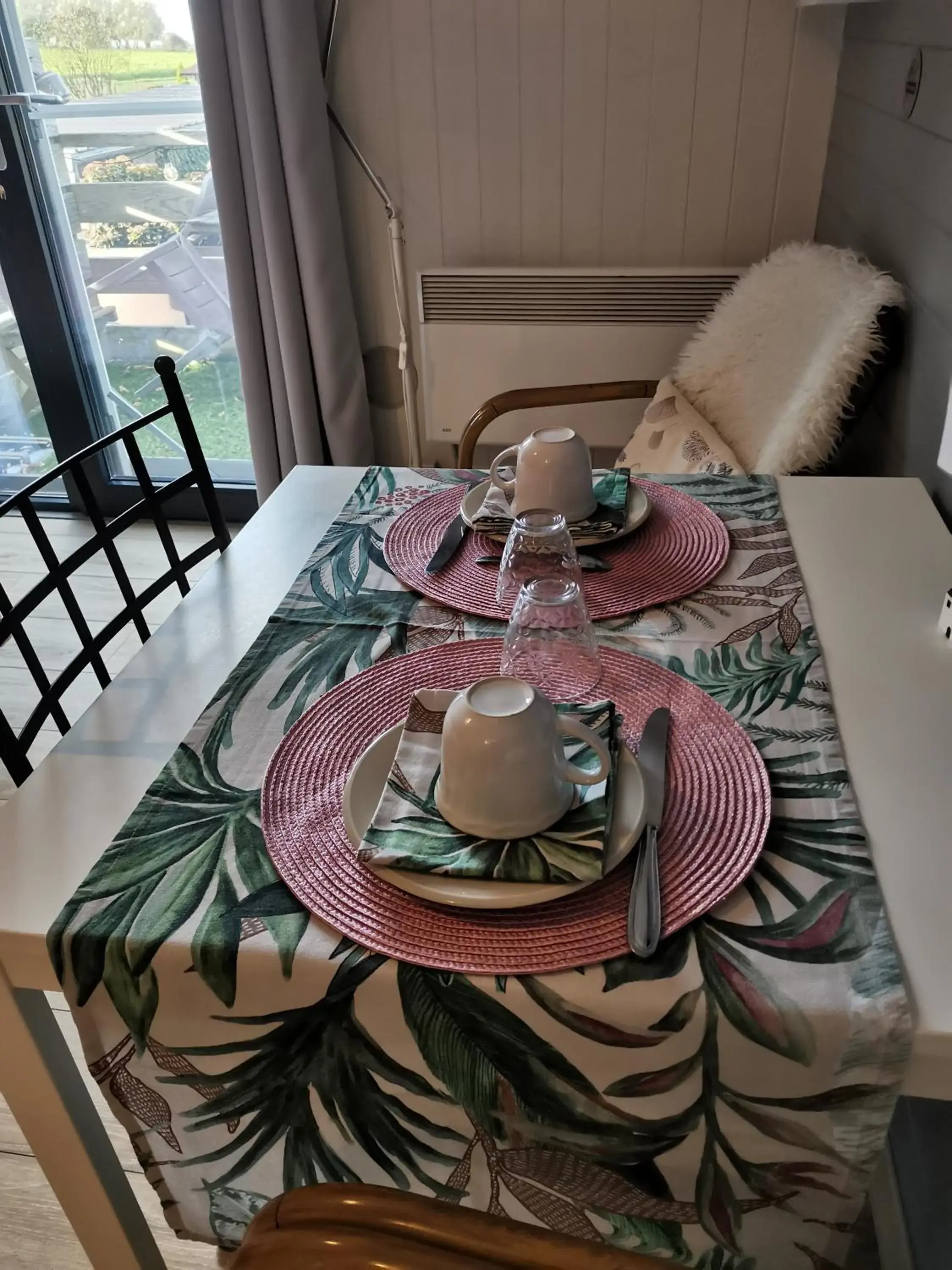 Double Room with Balcony in Entre monts et collines B&B et spa en option Double Room with Balcony in Entre monts et collines B&B et spa en option