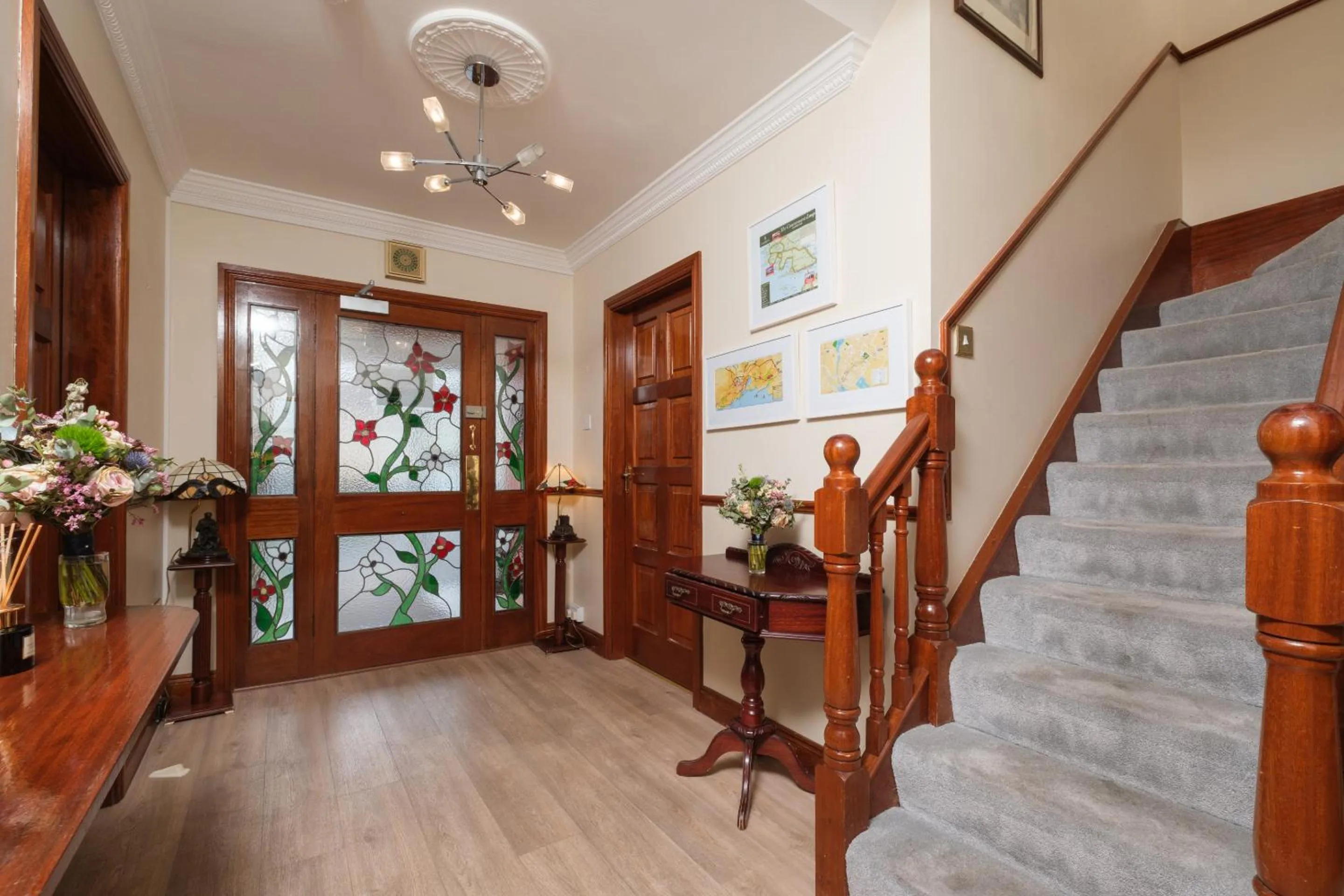 Lobby or reception in Four Seasons B&B