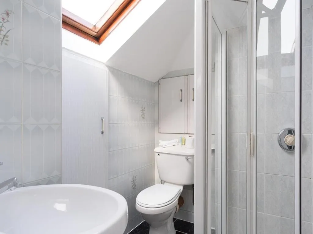 Bathroom in Four Seasons B&B