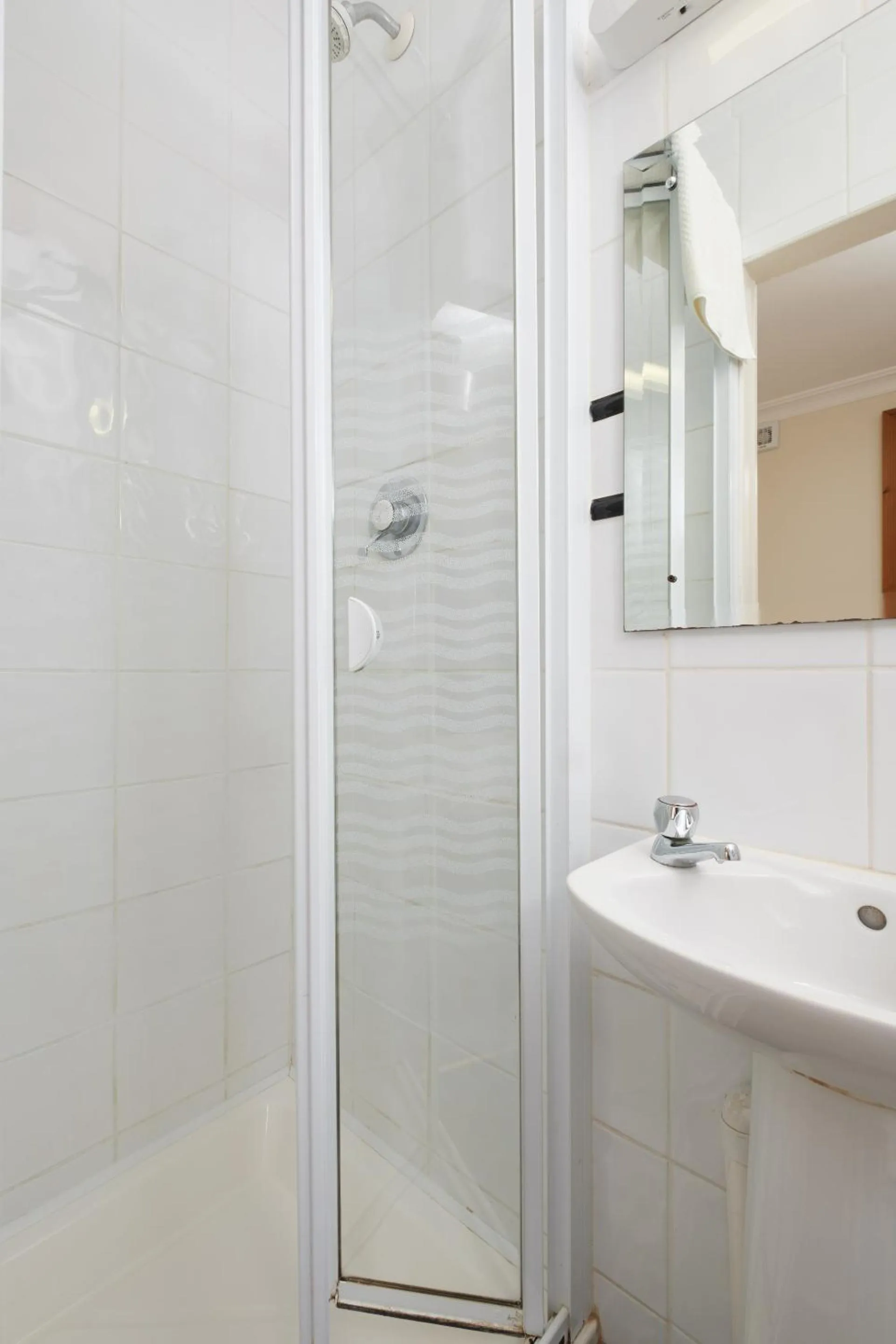 Bathroom in Four Seasons B&B