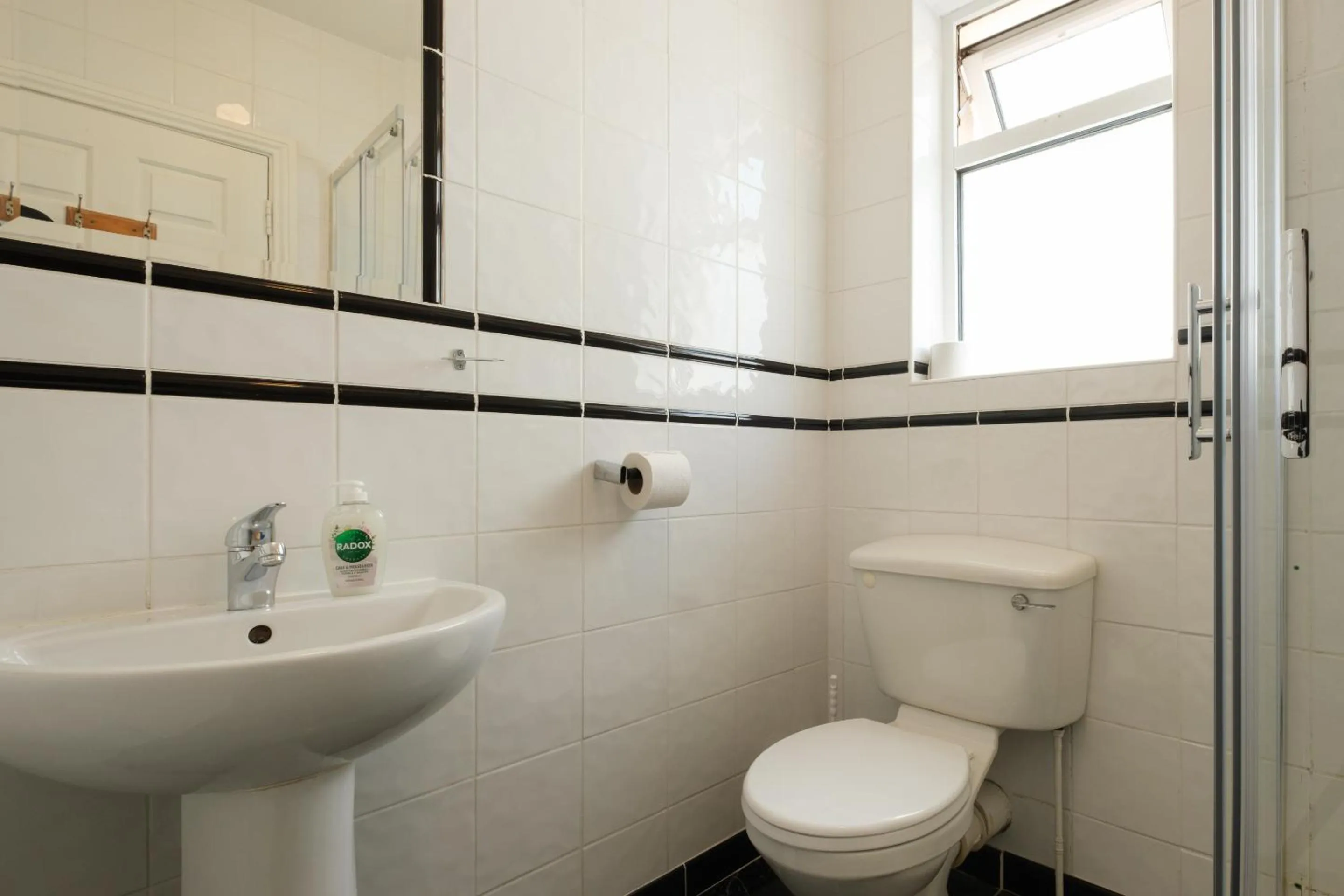 Bathroom in Four Seasons B&B