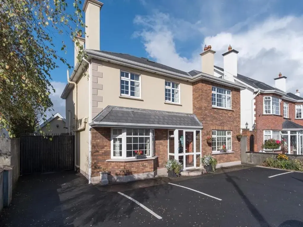 Double Room with Private Bathroom in Four Seasons B&B Double Room with Private Bathroom in Four Seasons B&B