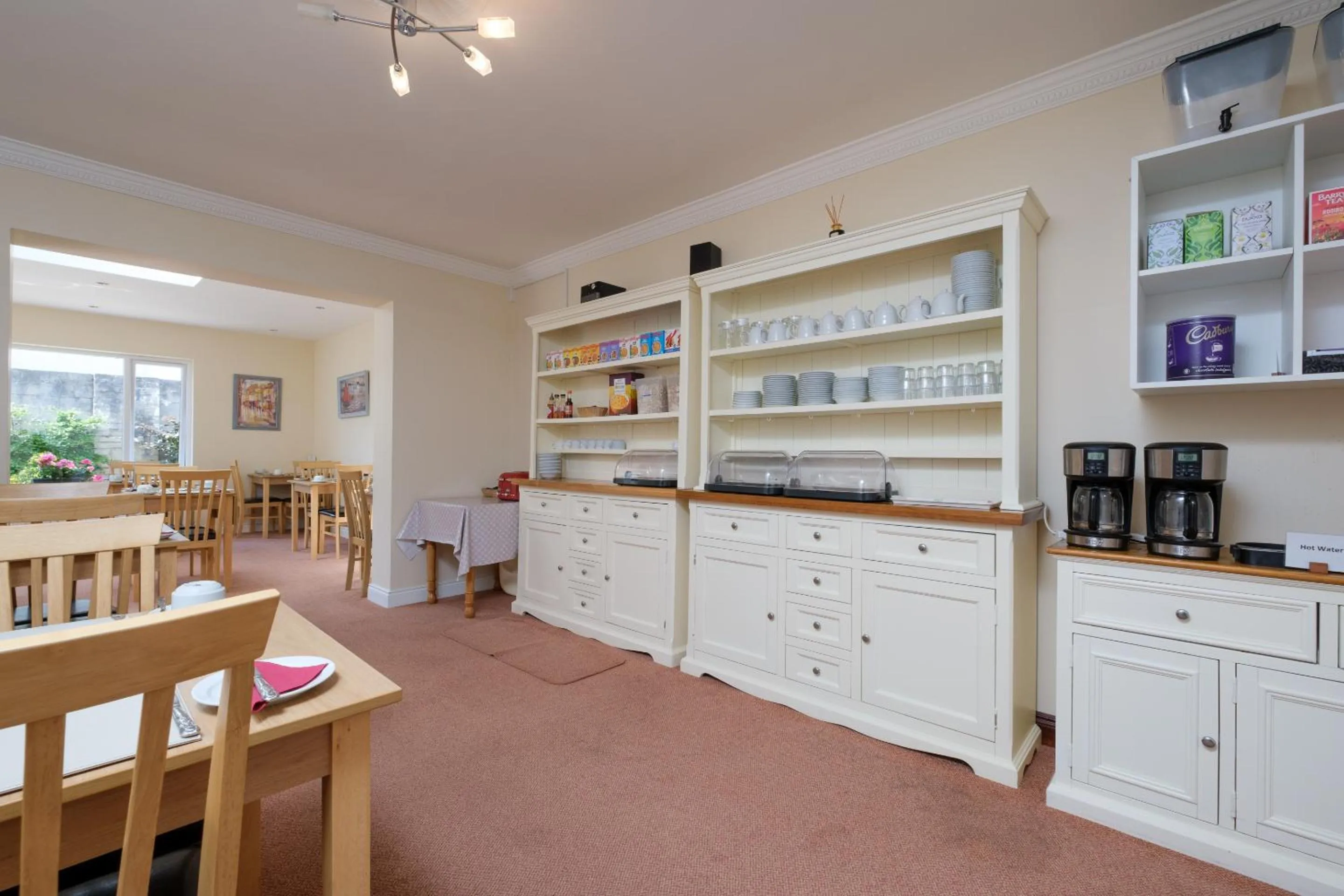 Dining area in Four Seasons B&B