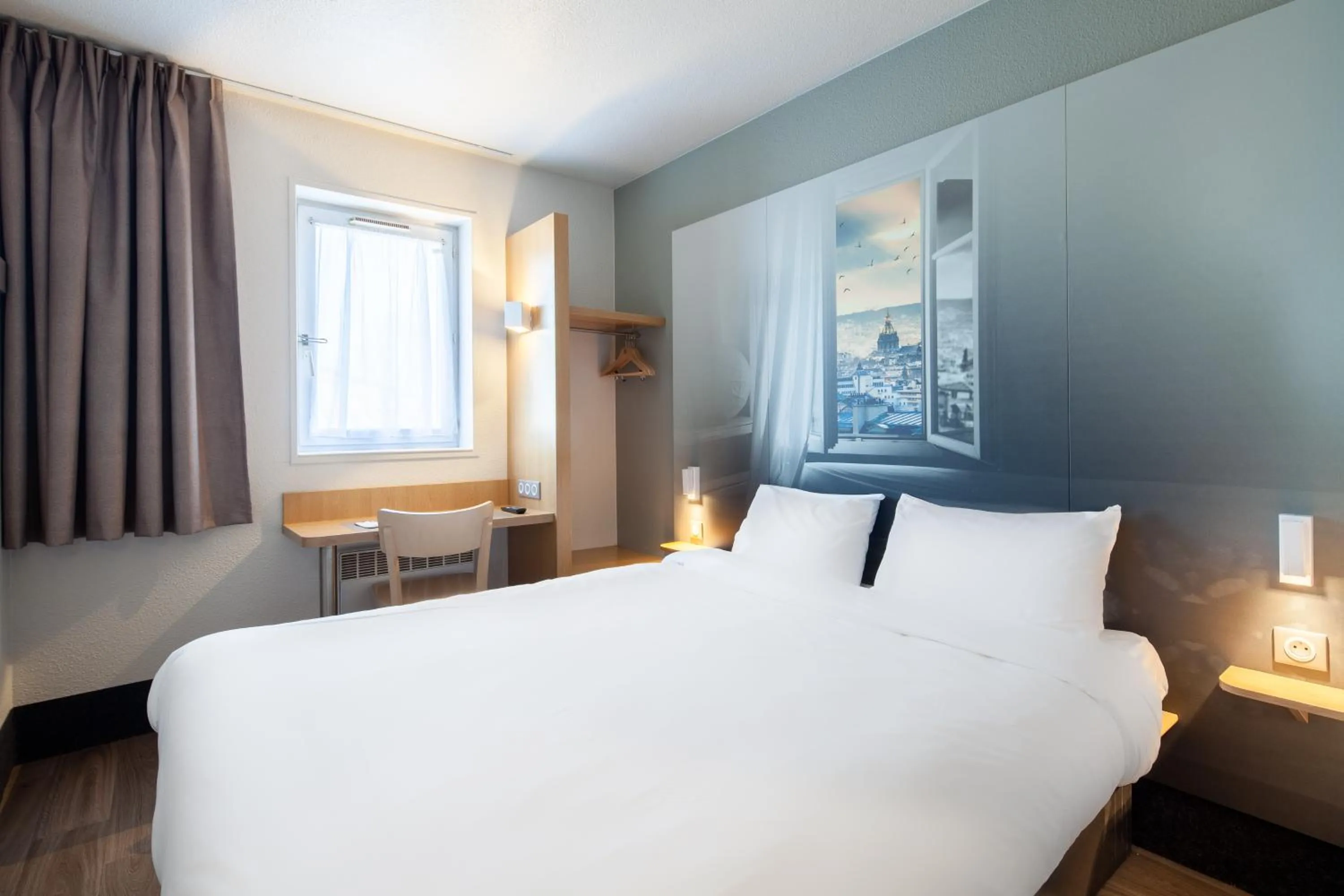 Bedroom, Bed in B&B HOTEL Maurepas