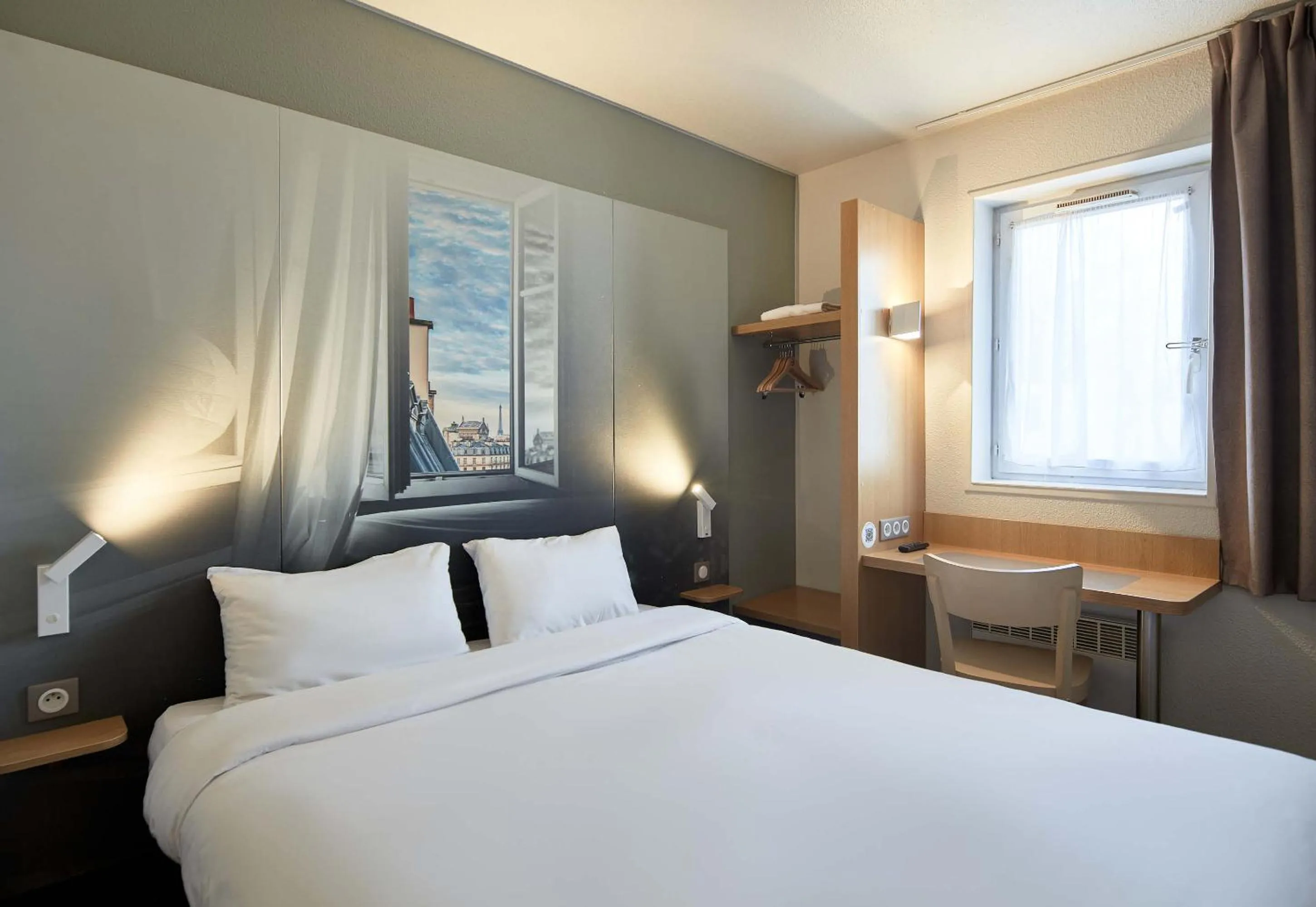 Bedroom, Bed in B&B HOTEL Maurepas